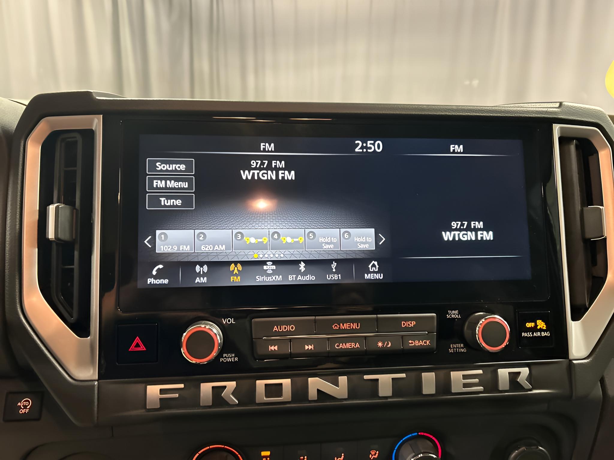 2025 Nissan Frontier SV
