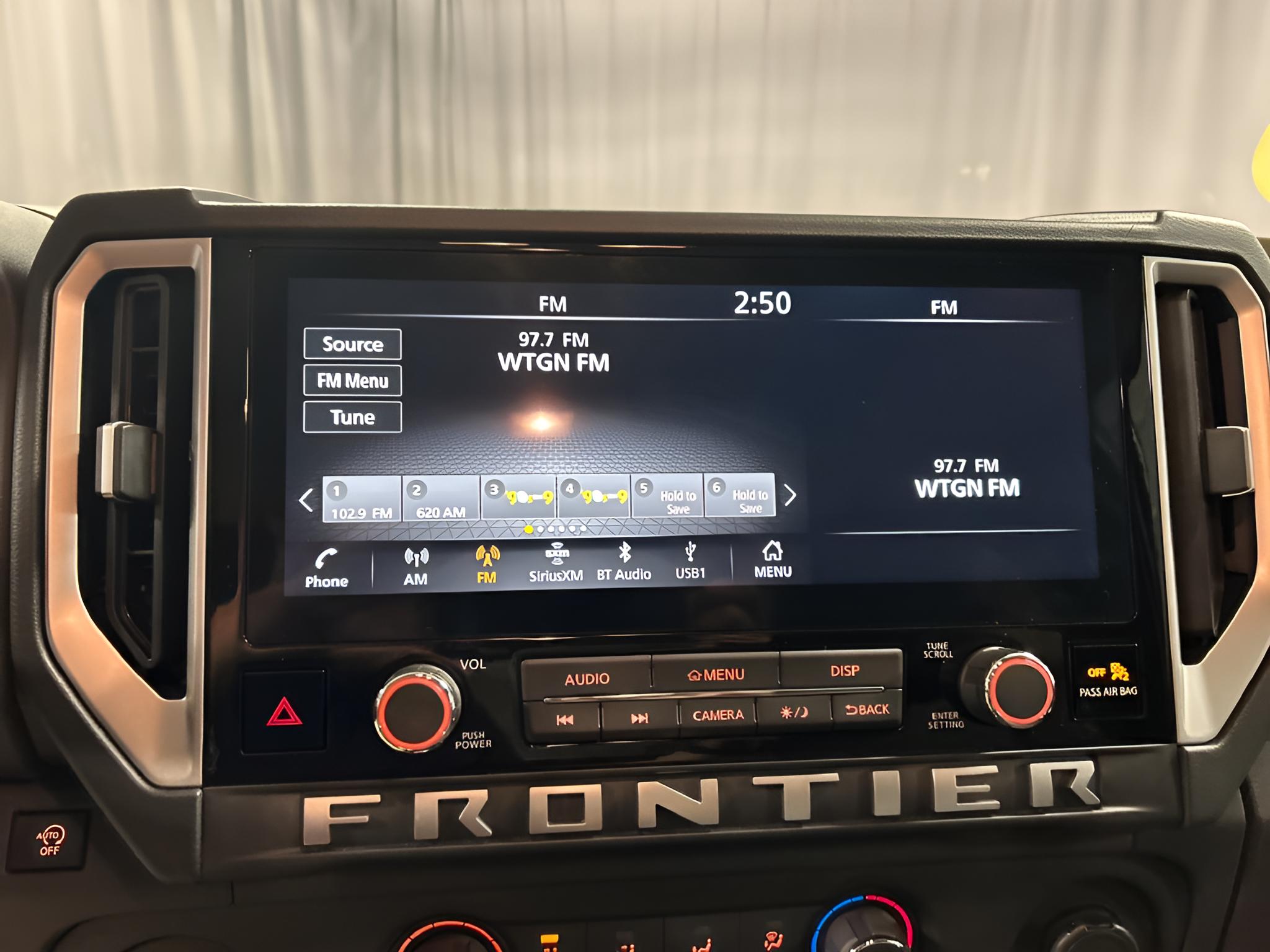 2025 Nissan Frontier SV