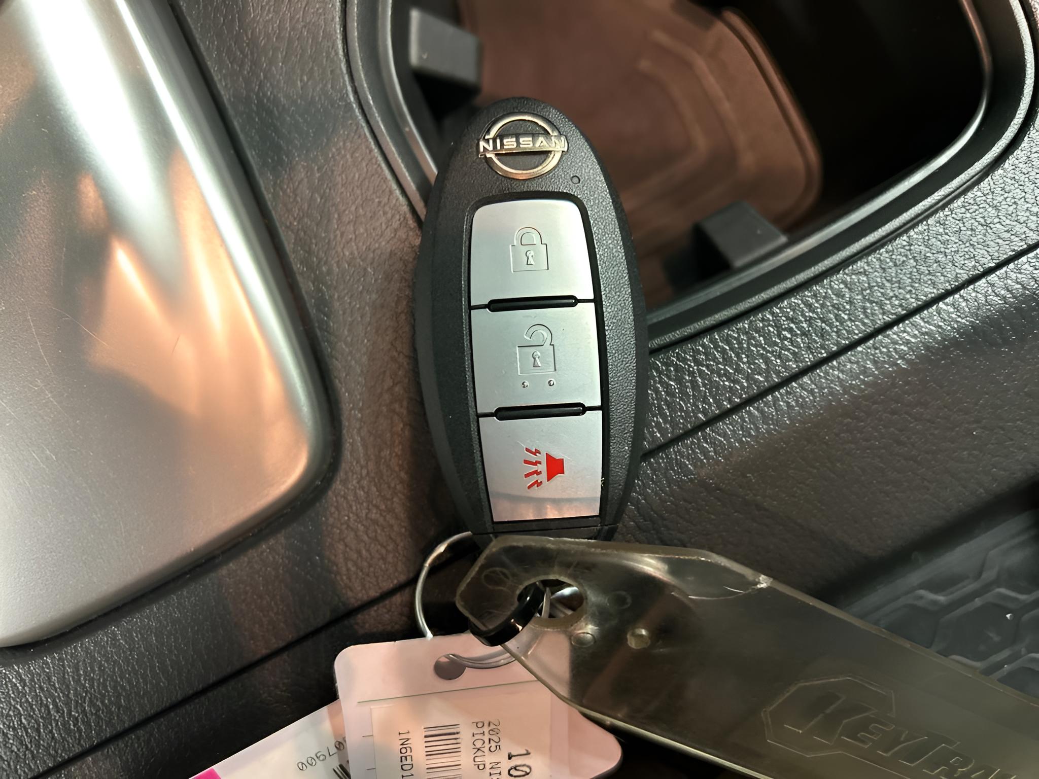 2025 Nissan Frontier SV