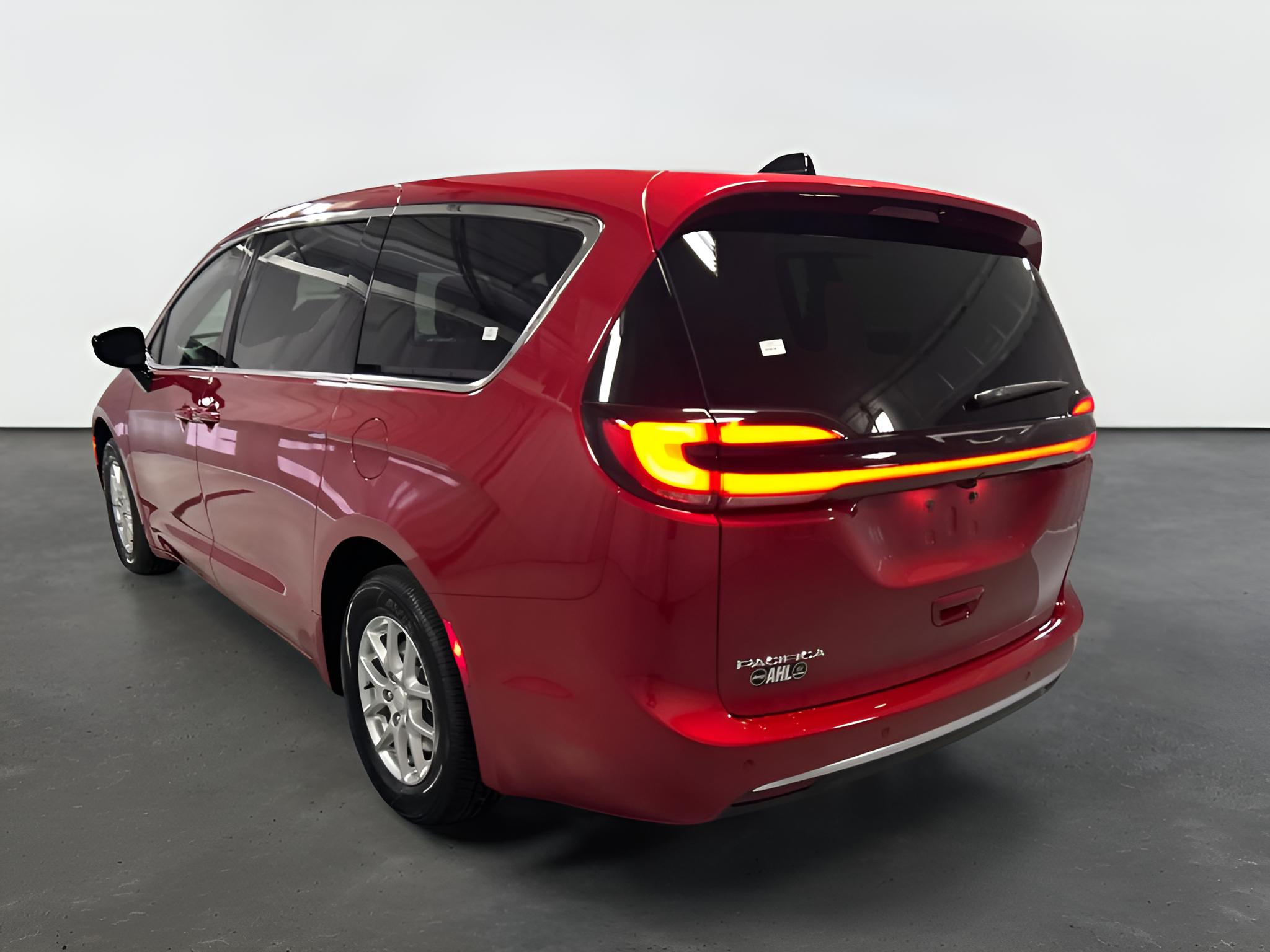 2027 Chrysler Pacifica PACIFICA SELECT