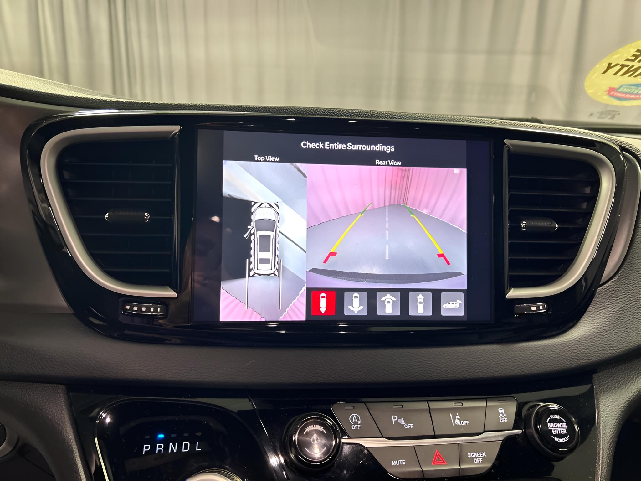 2026 Chrysler Pacifica Select