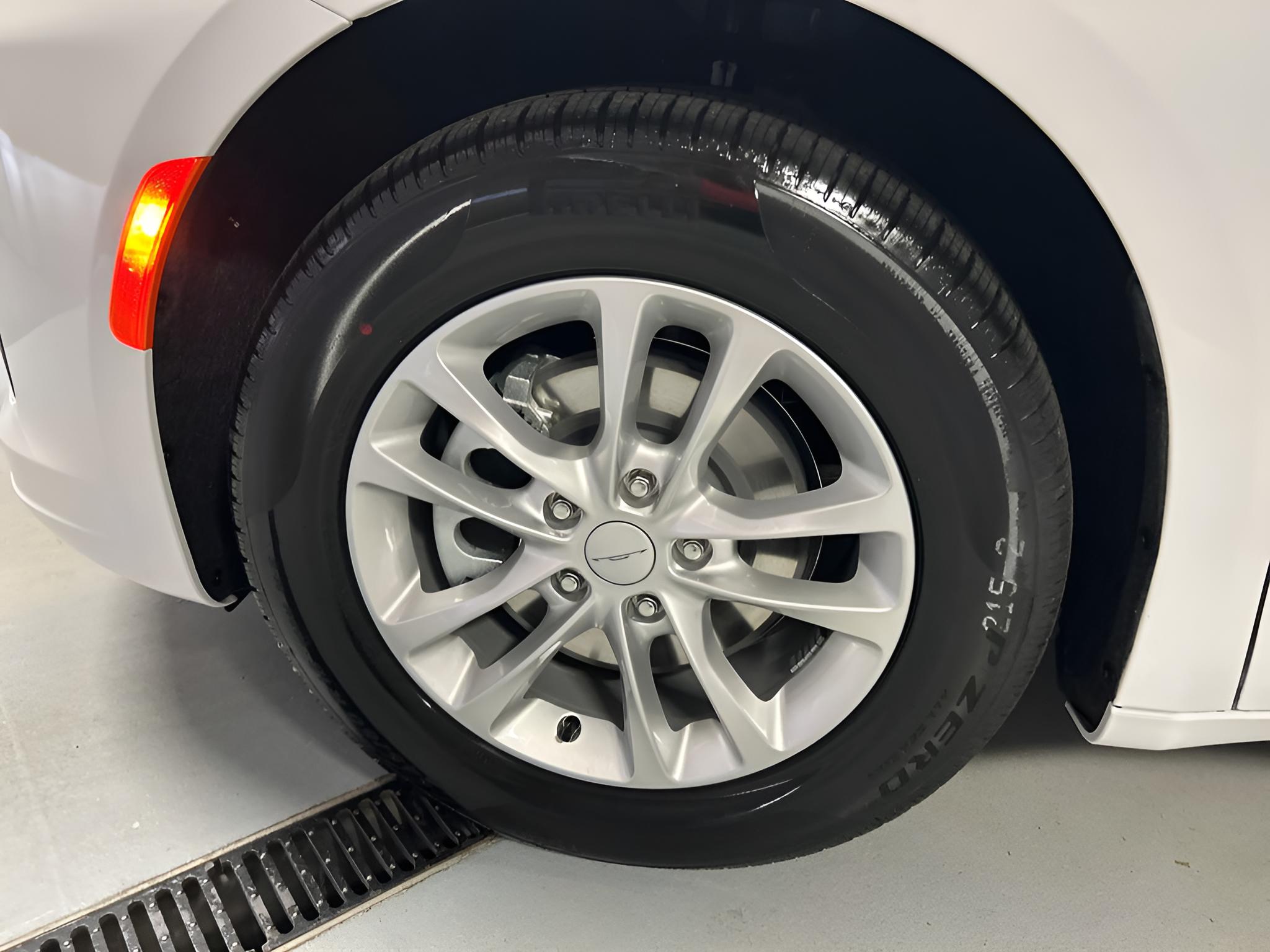2027 Chrysler Pacifica PACIFICA SELECT