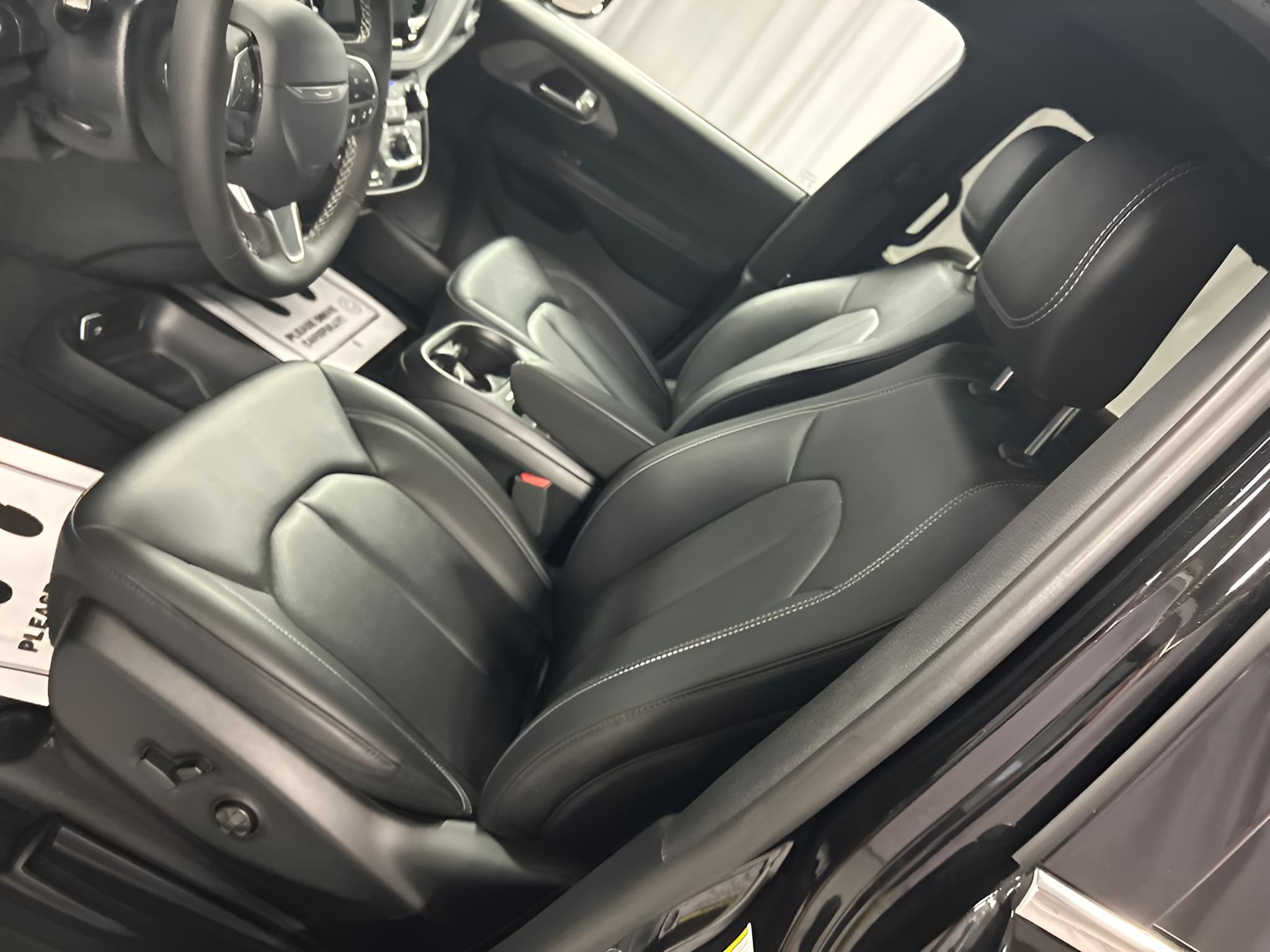 2027 Chrysler Pacifica PACIFICA SELECT