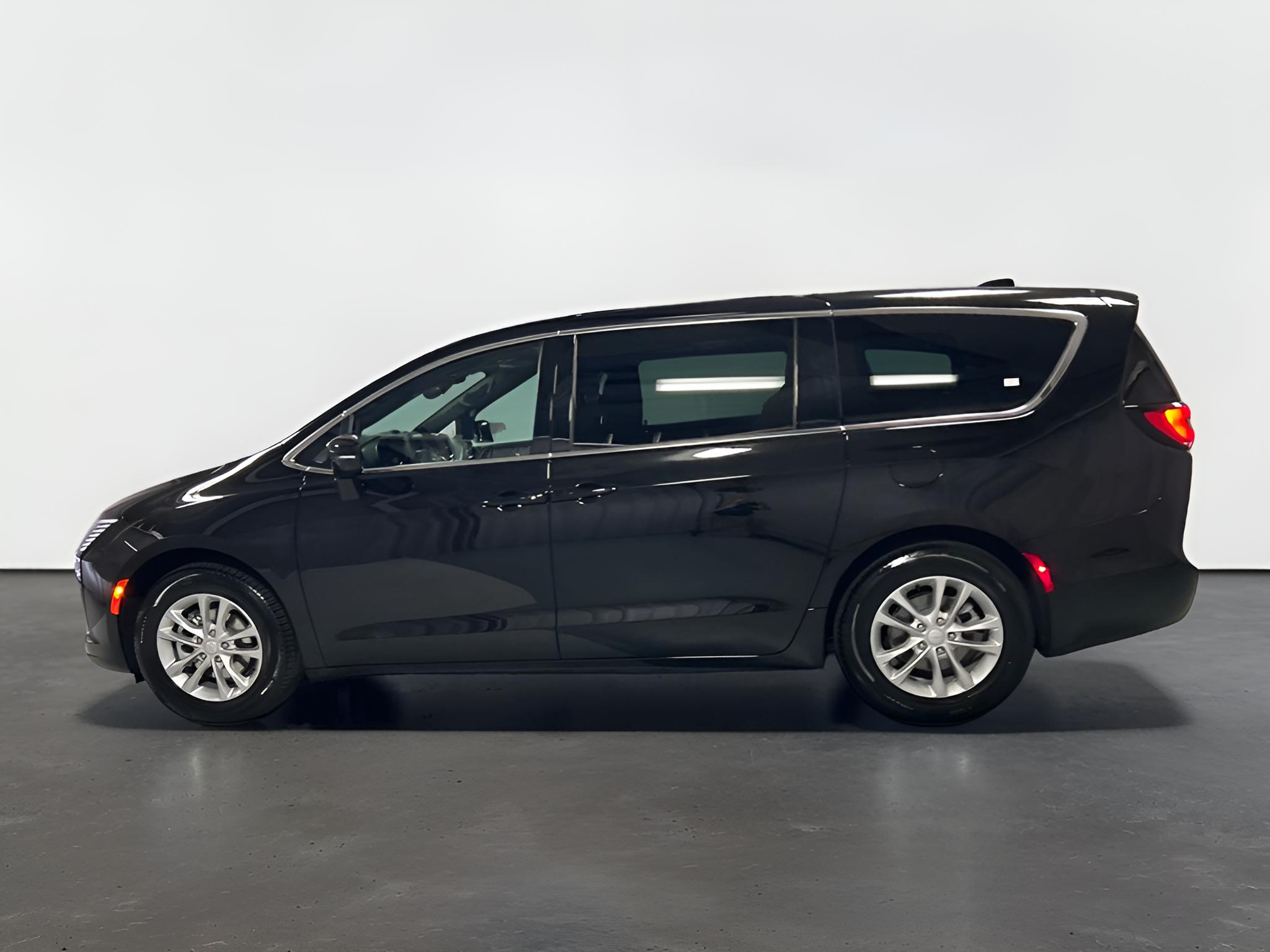 2027 Chrysler Pacifica PACIFICA SELECT