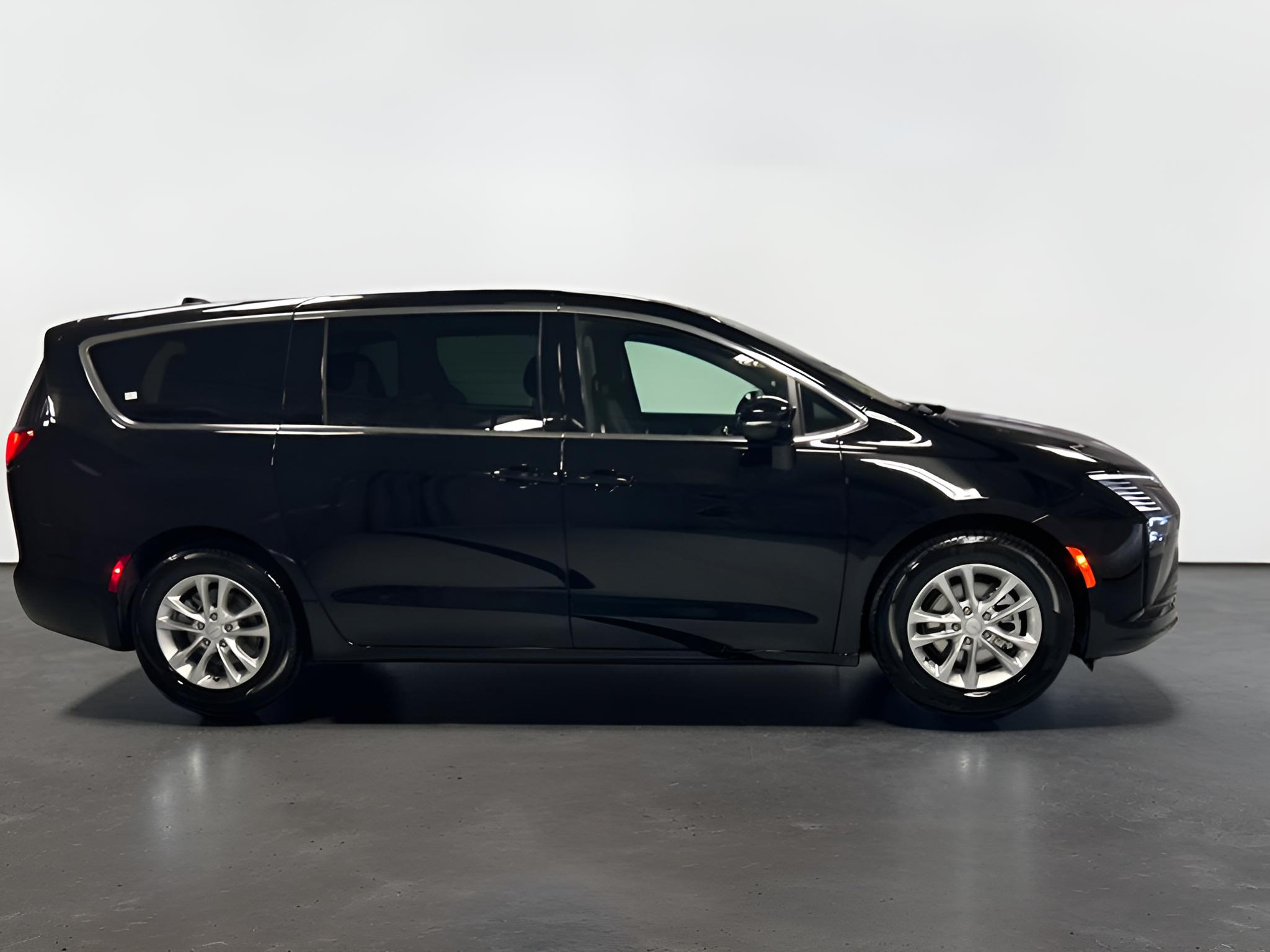 2027 Chrysler Pacifica PACIFICA SELECT