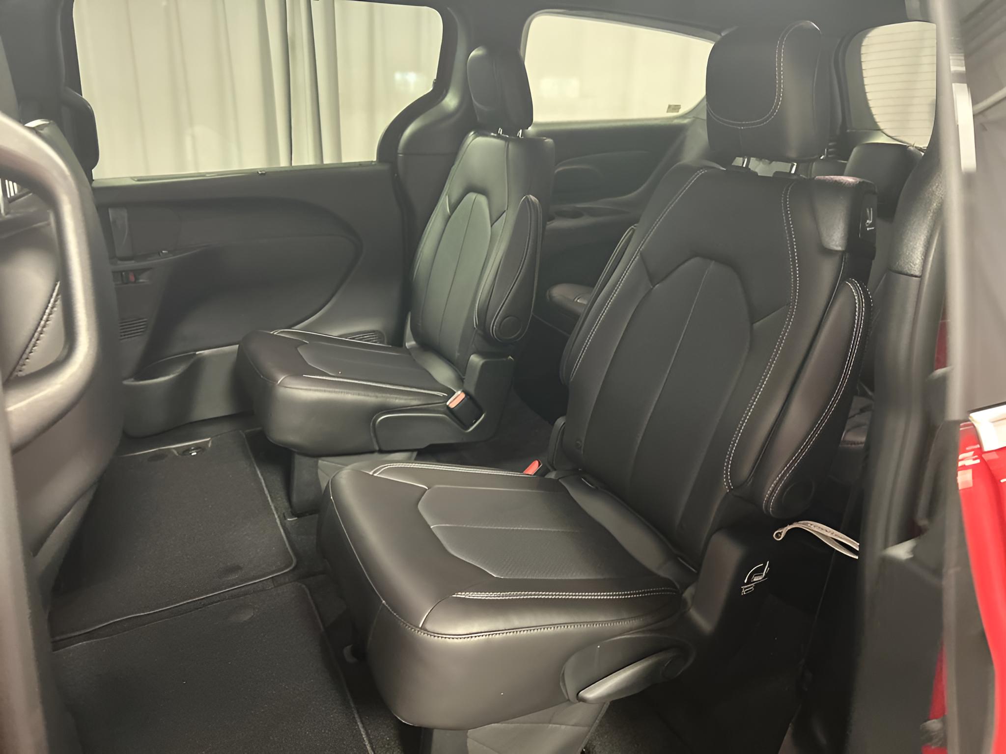 2027 Chrysler Pacifica PACIFICA SELECT