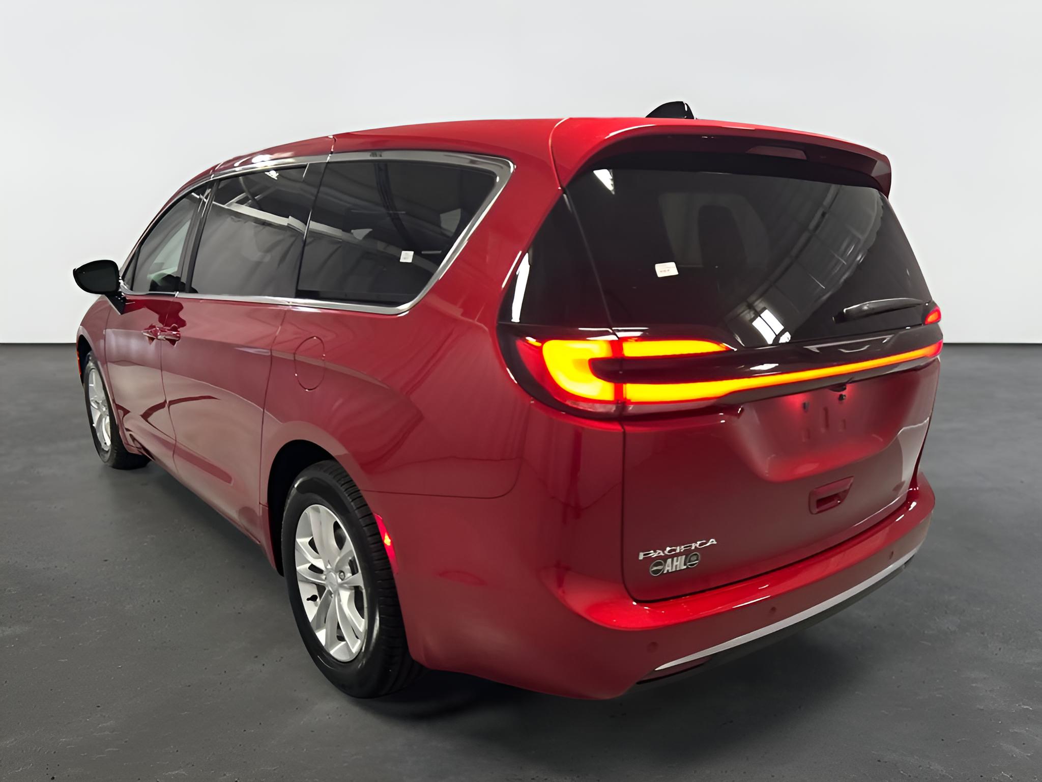 2027 Chrysler Pacifica PACIFICA SELECT