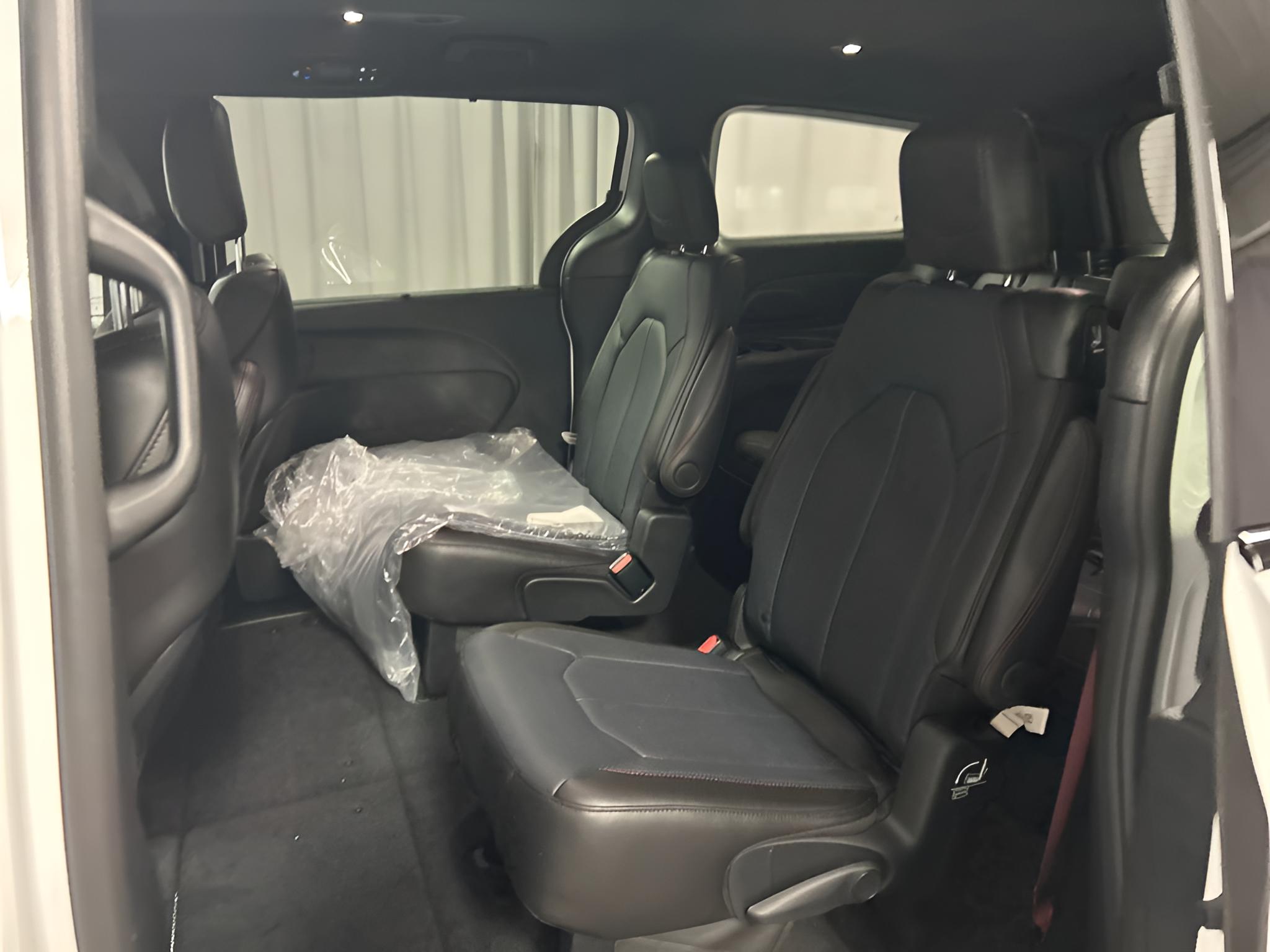2027 Chrysler Pacifica PACIFICA SELECT