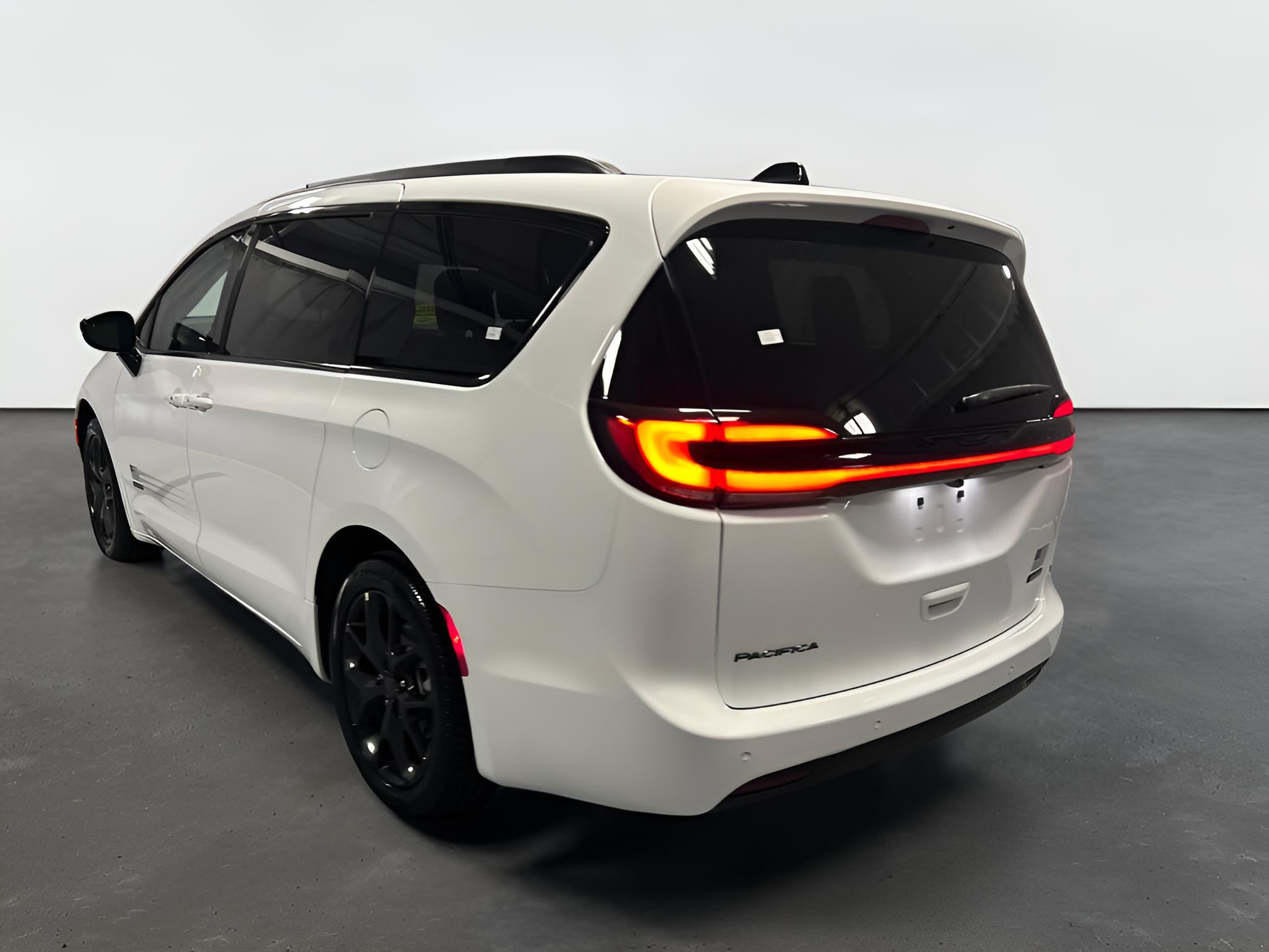 2027 Chrysler Pacifica PACIFICA SELECT