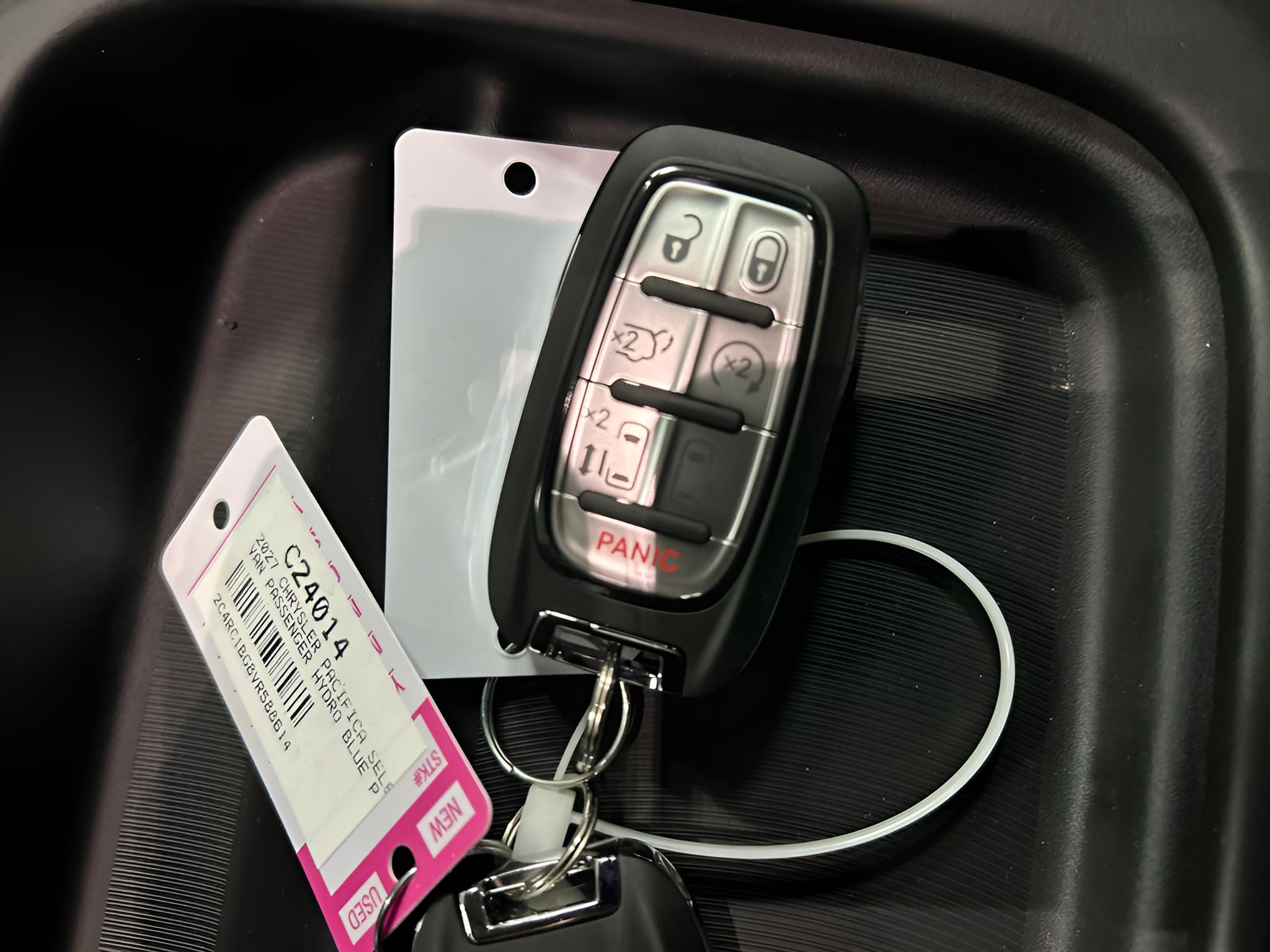 2027 Chrysler Pacifica PACIFICA SELECT