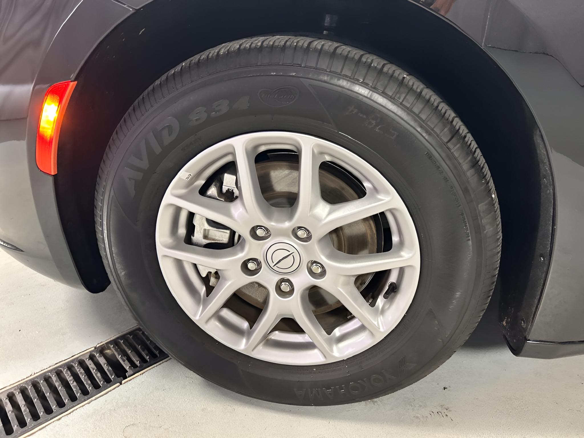 2026 Chrysler Pacifica Select