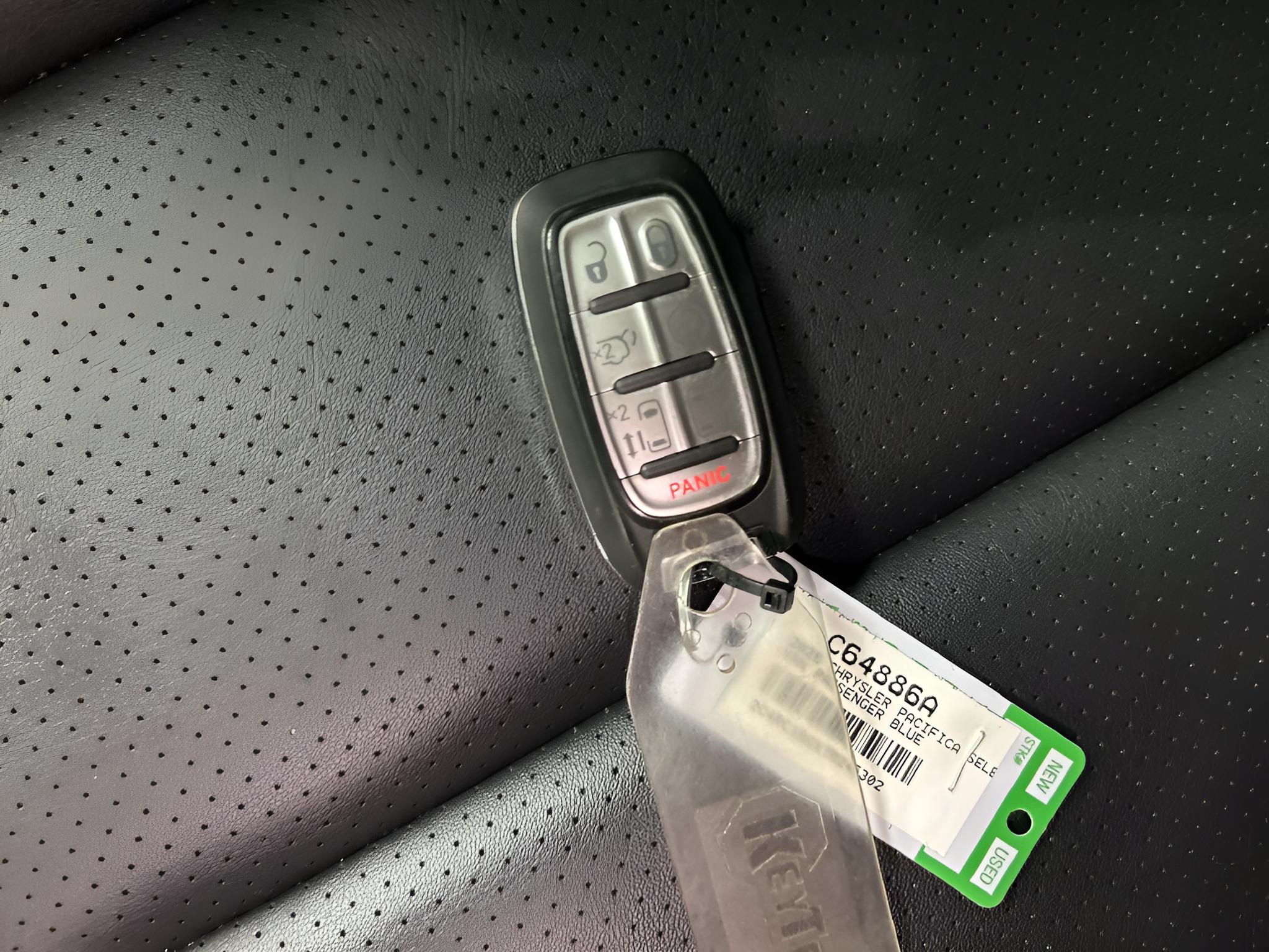 2026 Chrysler Pacifica Select