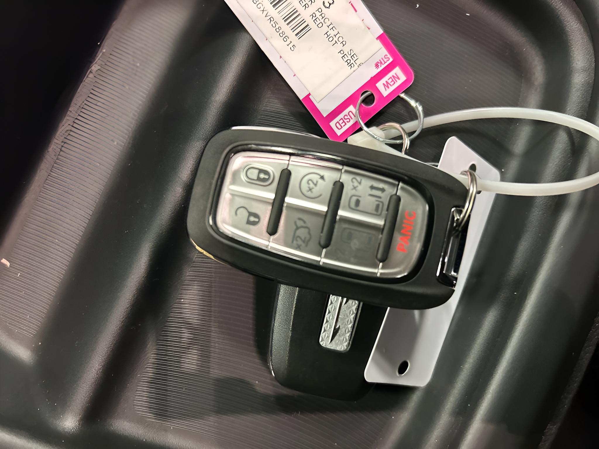 2027 Chrysler Pacifica PACIFICA SELECT
