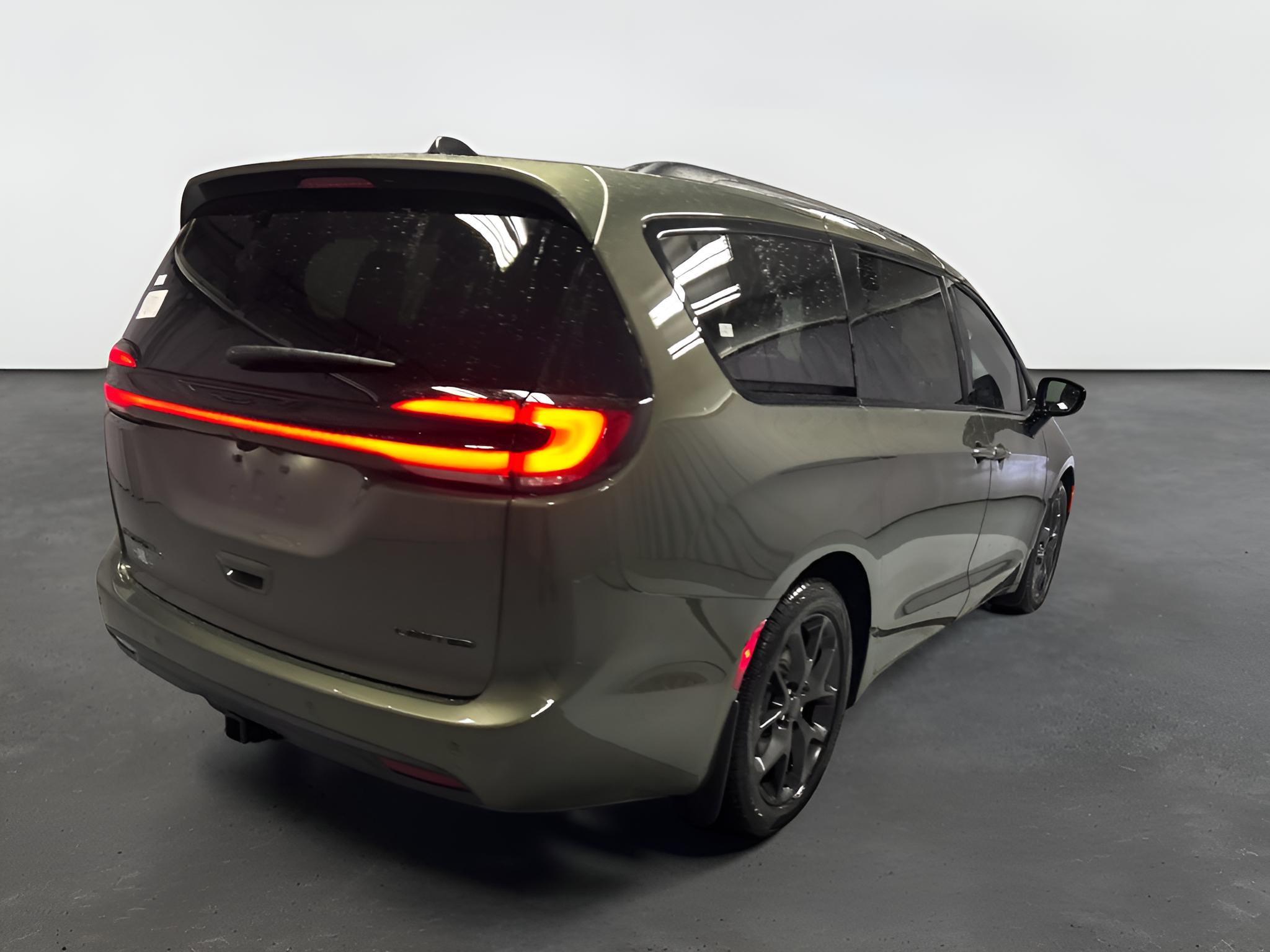 2027 Chrysler Pacifica PACIFICA LIMITED