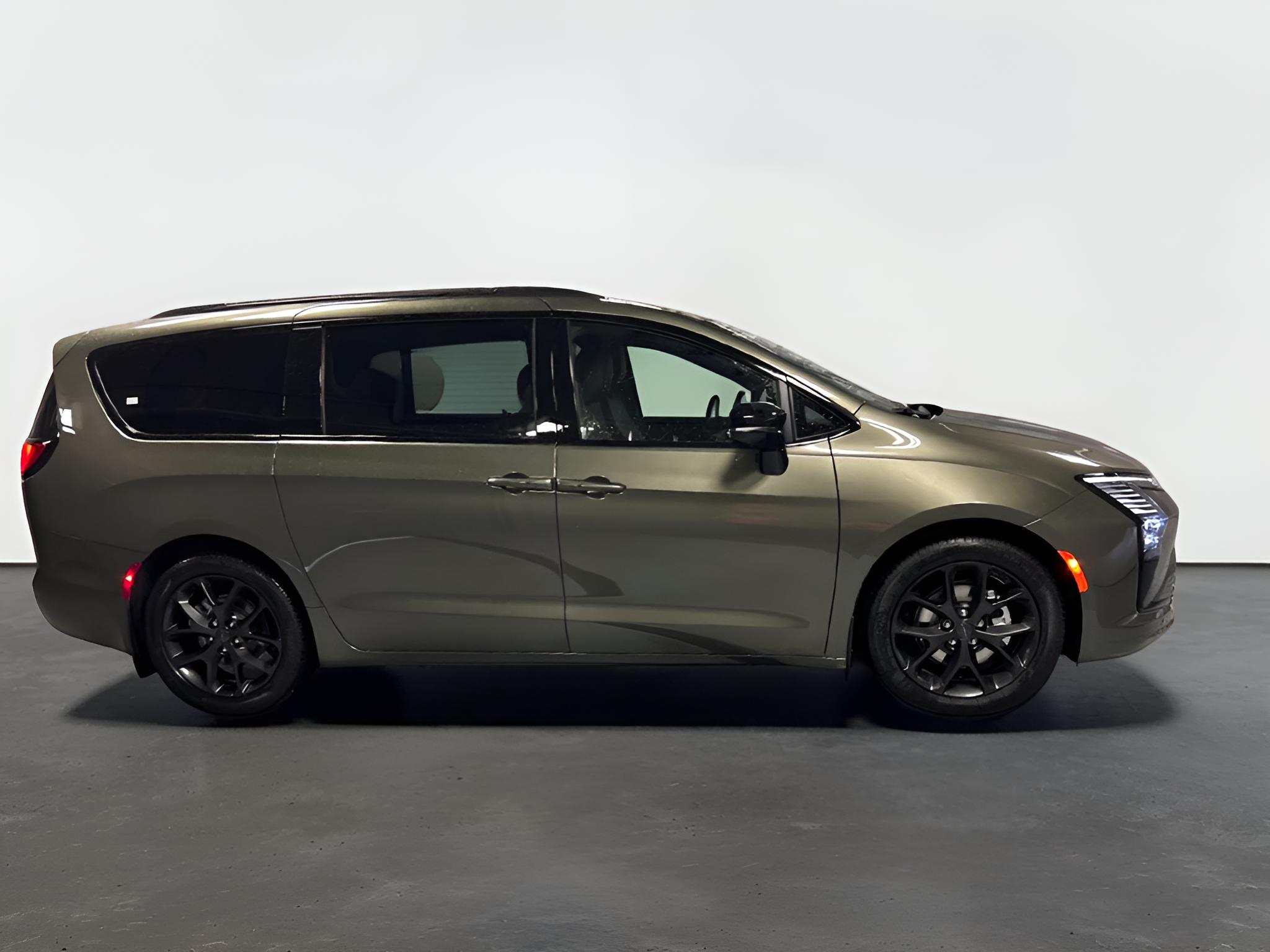 2027 Chrysler Pacifica PACIFICA LIMITED