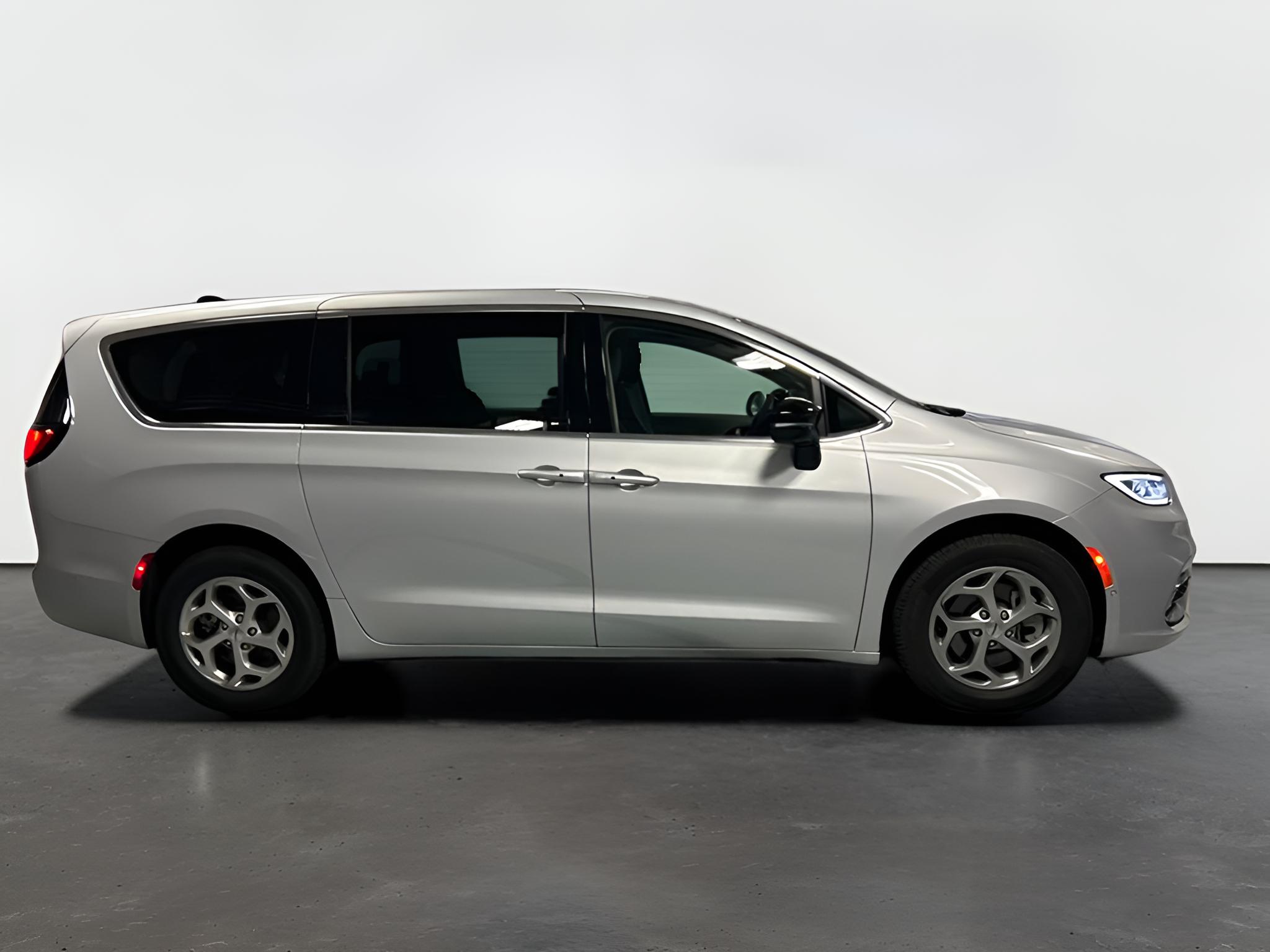 2024 Chrysler Pacifica Limited AWD