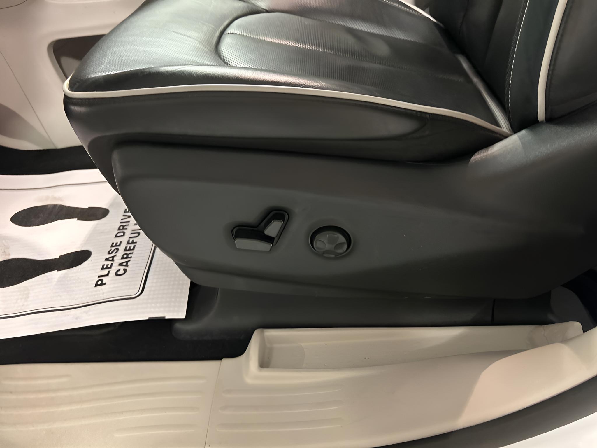 2024 Chrysler Pacifica Limited AWD