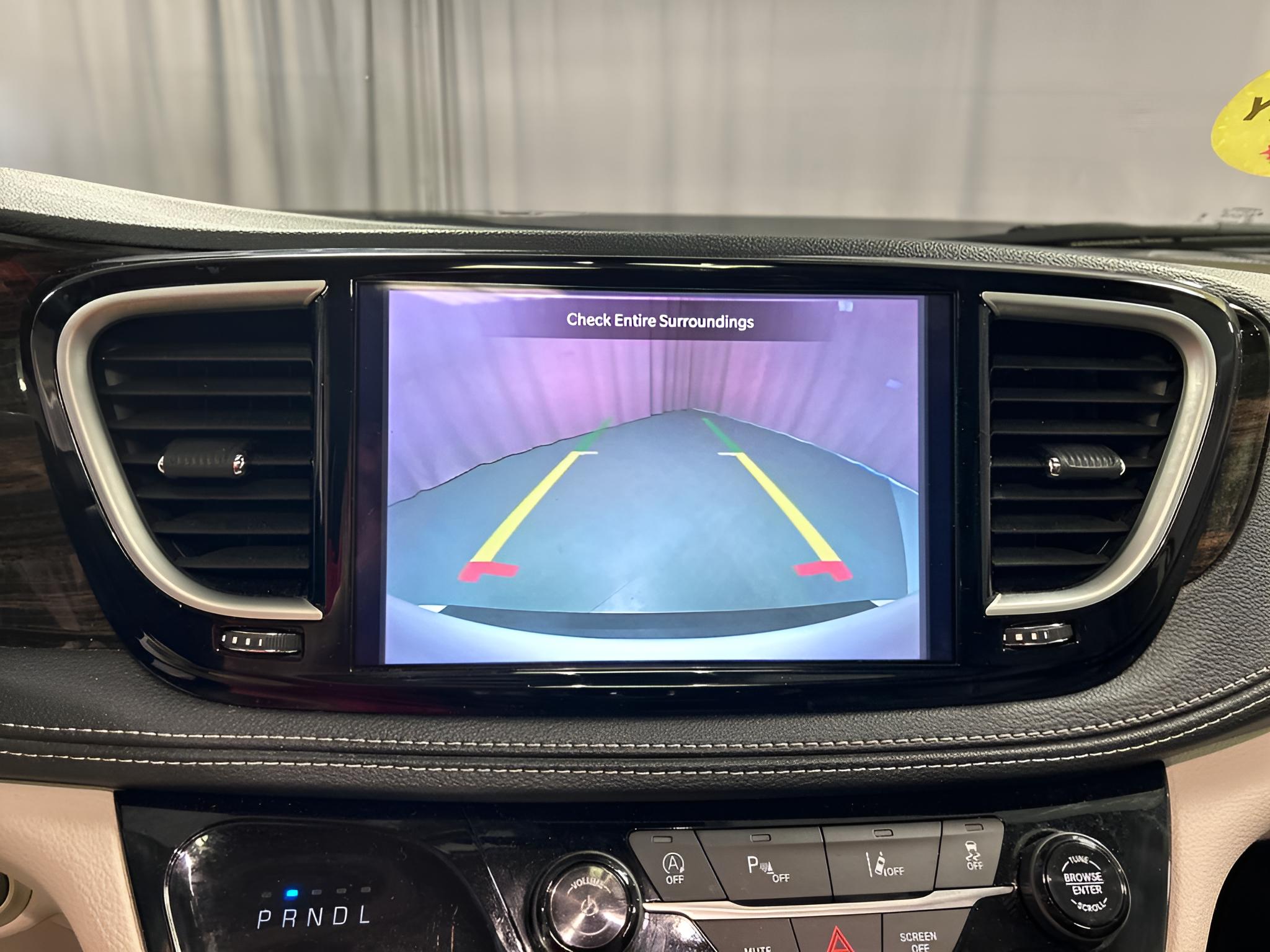 2024 Chrysler Pacifica Limited AWD
