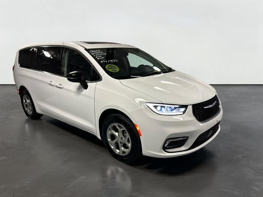 2024 Chrysler Pacifica Limited AWD