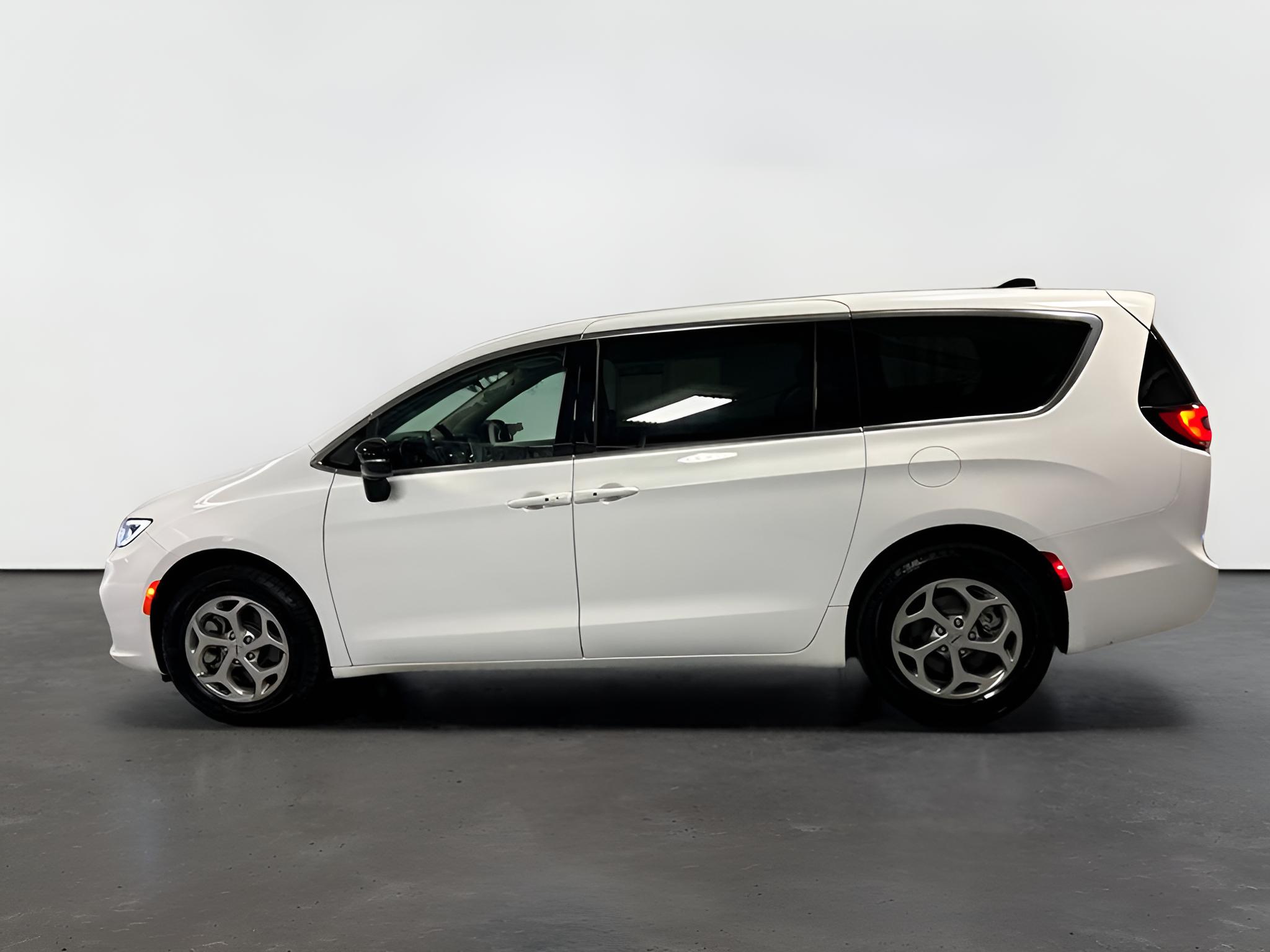2024 Chrysler Pacifica Limited AWD