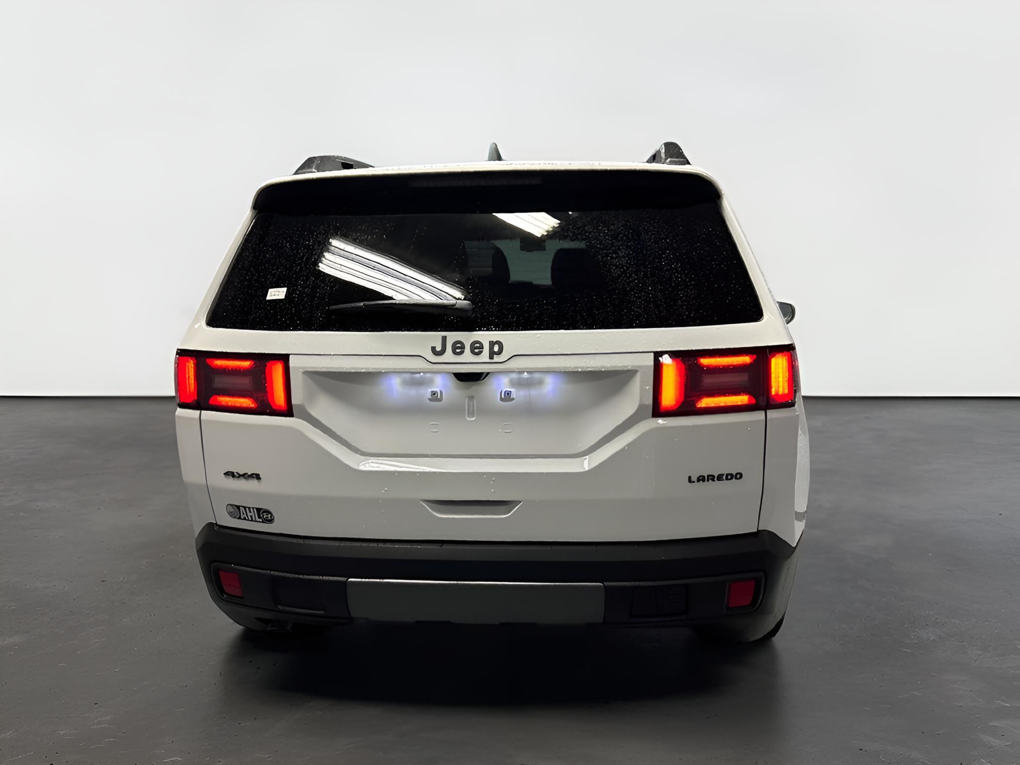 2026 Jeep Cherokee CHEROKEE LAREDO 4X4