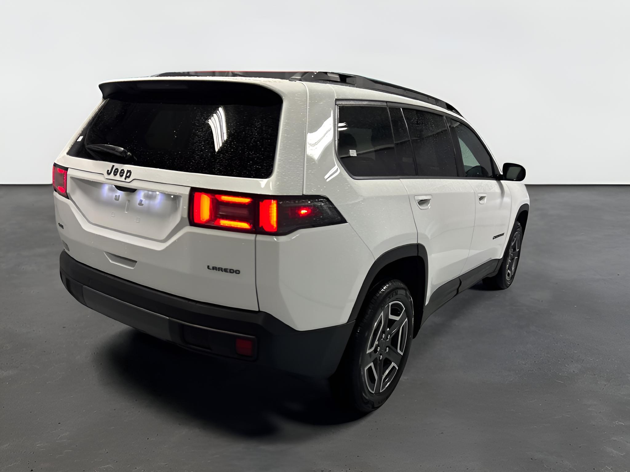 2026 Jeep Cherokee CHEROKEE LAREDO 4X4
