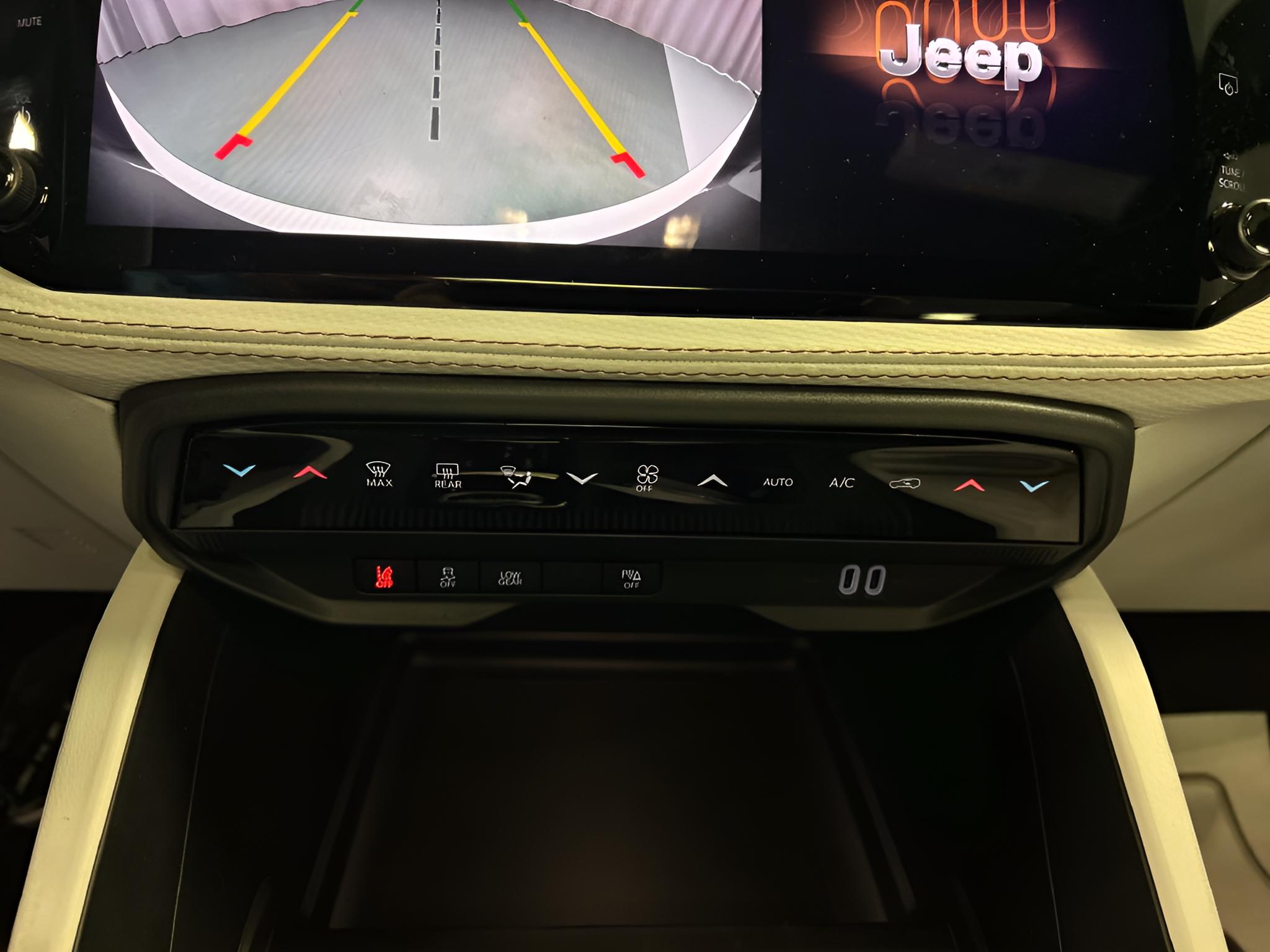 2027 Jeep Cherokee CHEROKEE OVERLAND 4X4