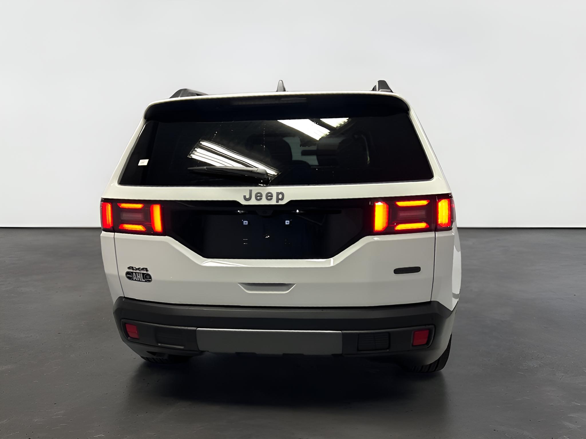 2027 Jeep Cherokee CHEROKEE OVERLAND 4X4