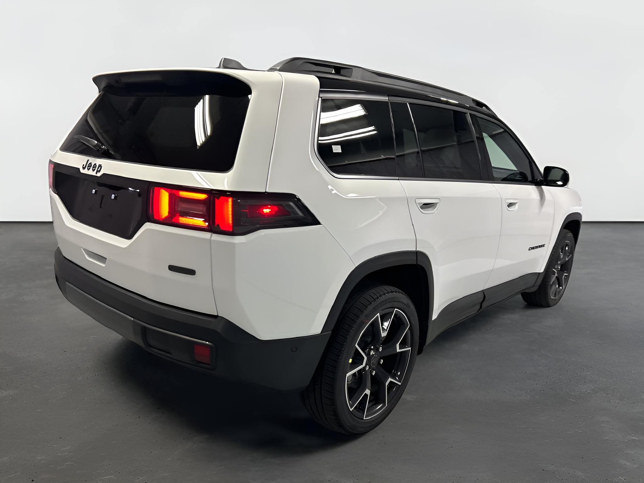 2027 Jeep Cherokee CHEROKEE OVERLAND 4X4