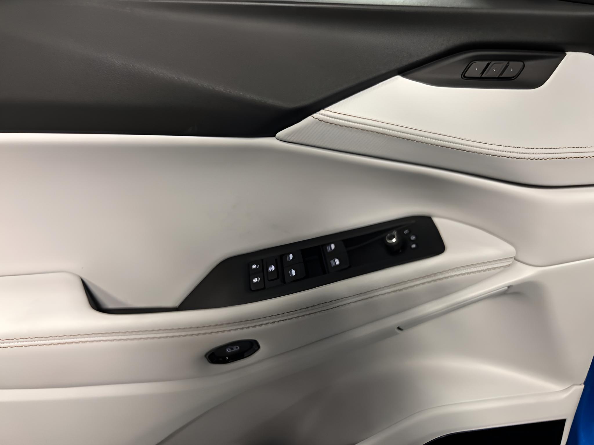 2027 Jeep Cherokee CHEROKEE OVERLAND 4X4
