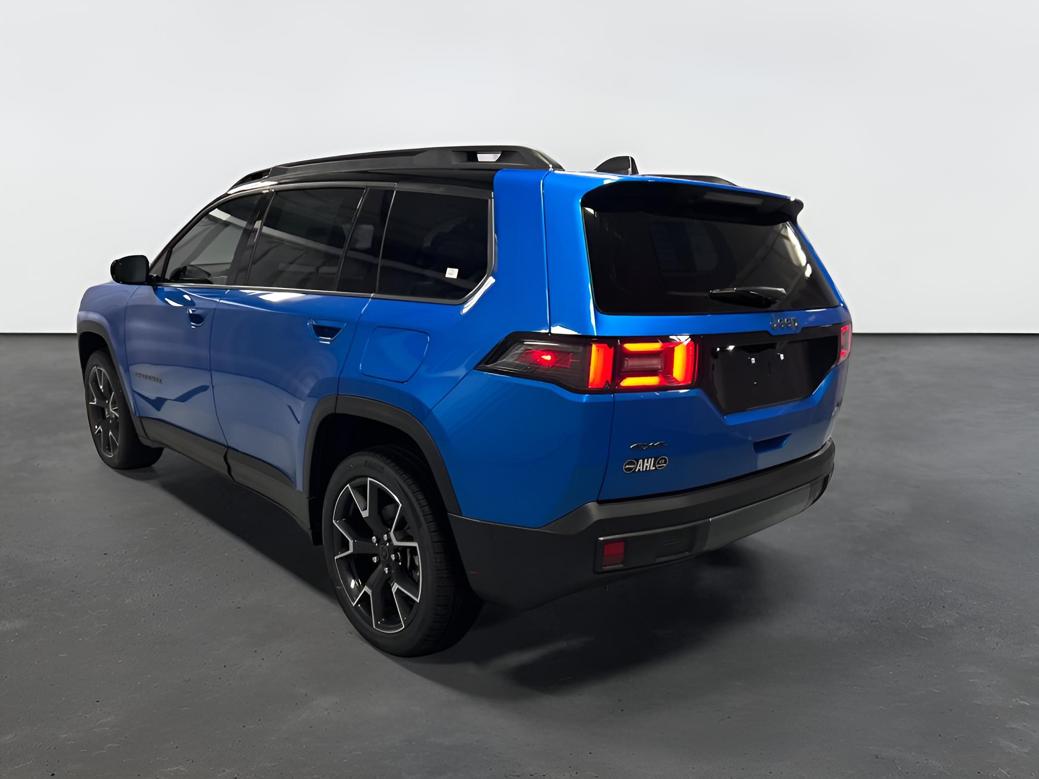 2027 Jeep Cherokee CHEROKEE OVERLAND 4X4