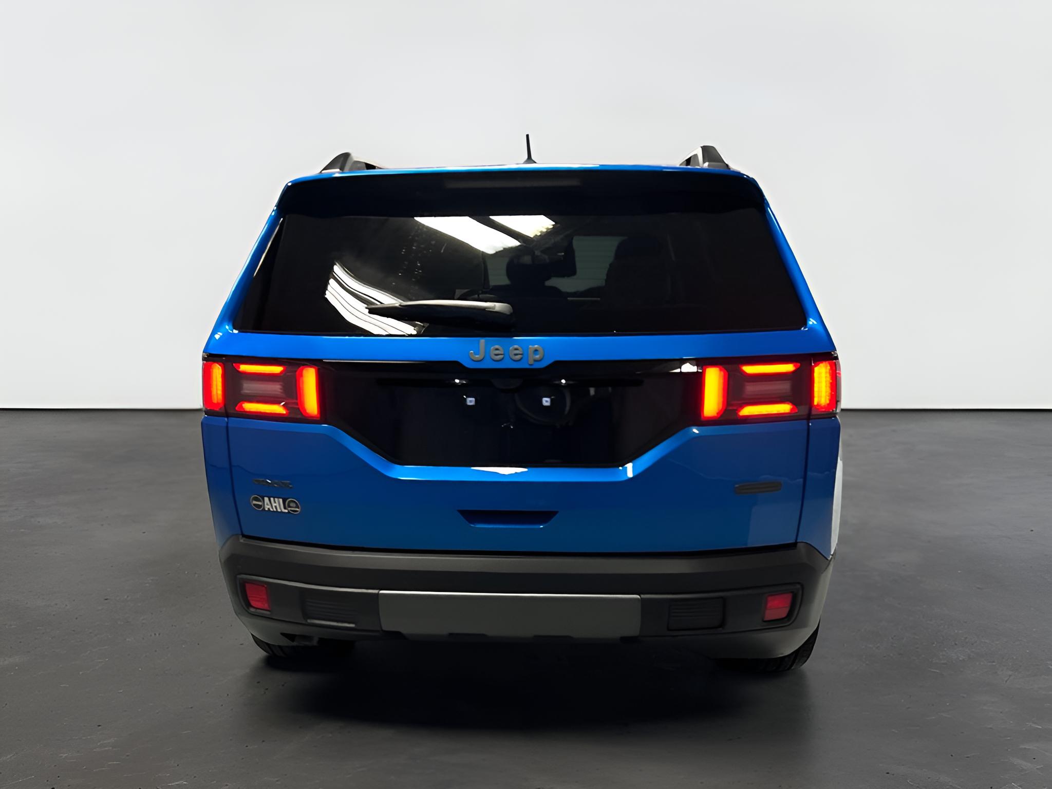 2027 Jeep Cherokee CHEROKEE OVERLAND 4X4