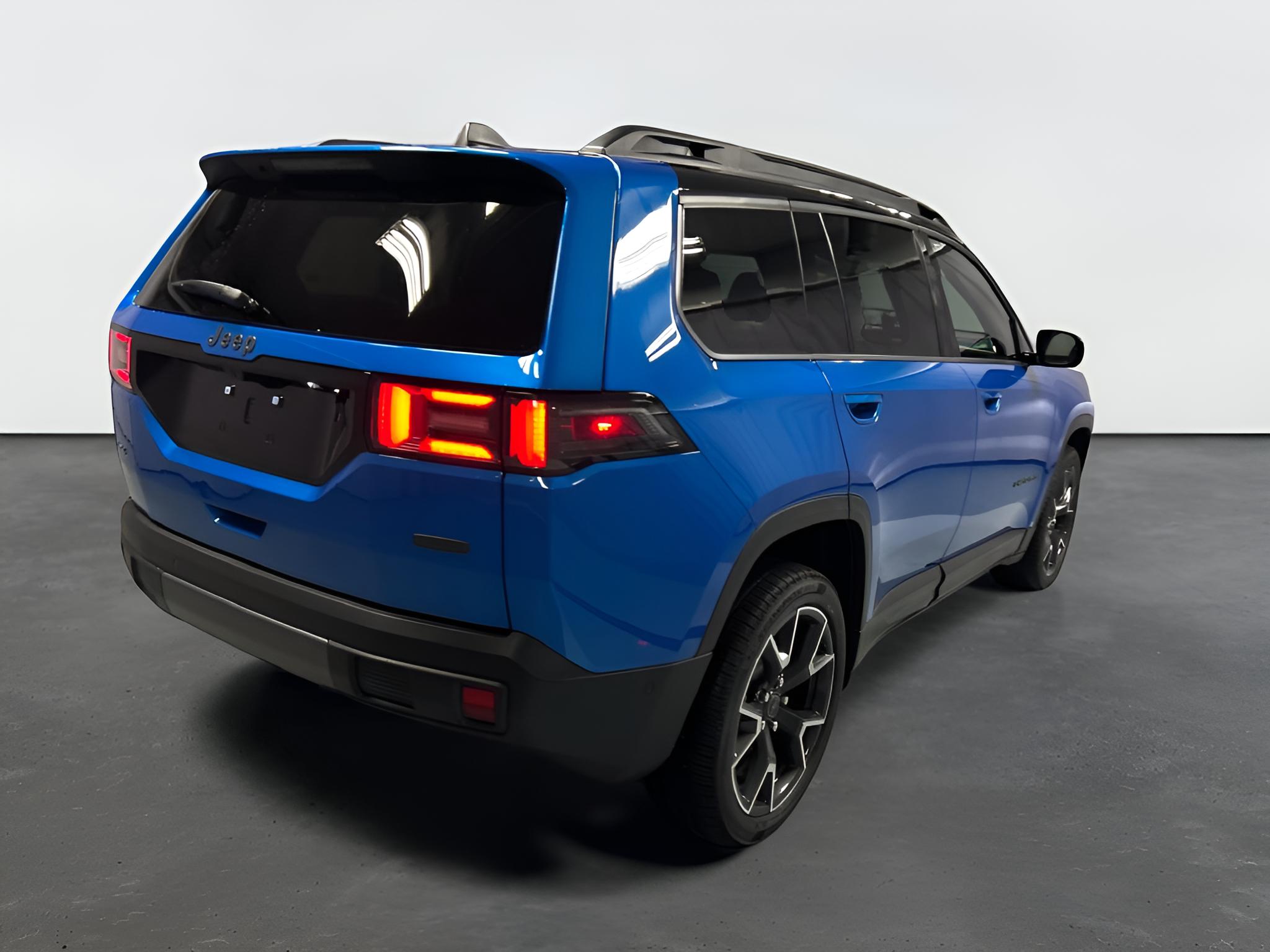 2027 Jeep Cherokee CHEROKEE OVERLAND 4X4
