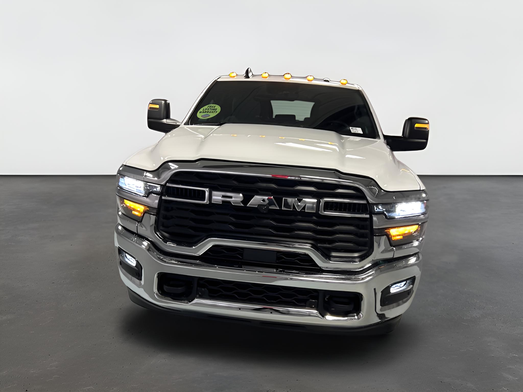 2027 RAM Ram 3500 RAM 3500 TRADESMAN CREW CAB 4X4 8' BOX
