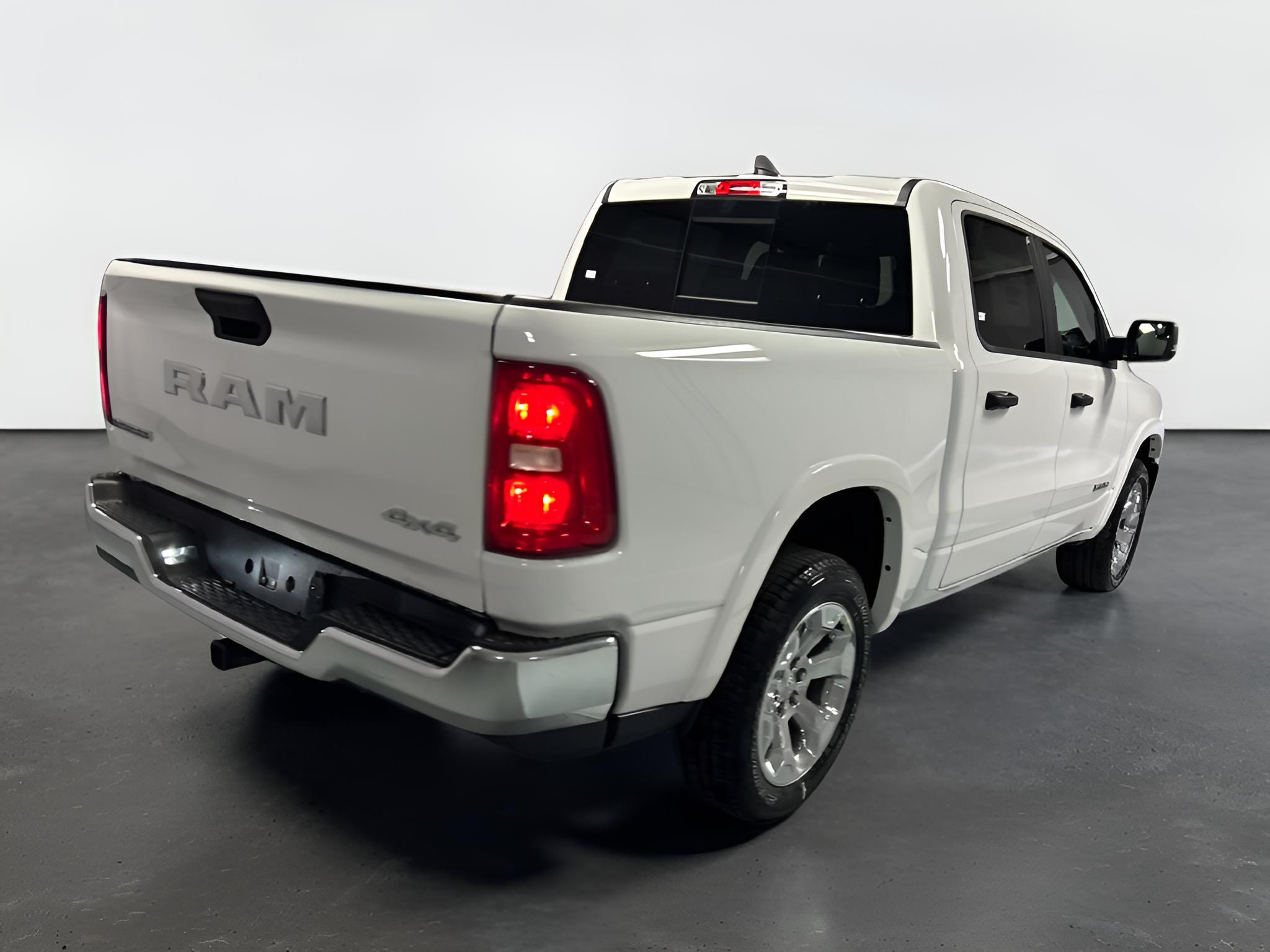 2027 RAM Ram 1500 RAM 1500 BIG HORN CREW CAB 4X4 5'7' BOX