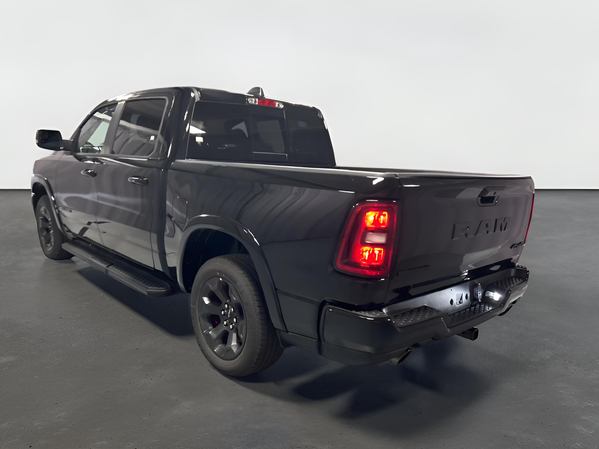 2027 RAM Ram 1500 RAM 1500 BIG HORN CREW CAB 4X4 5'7' BOX