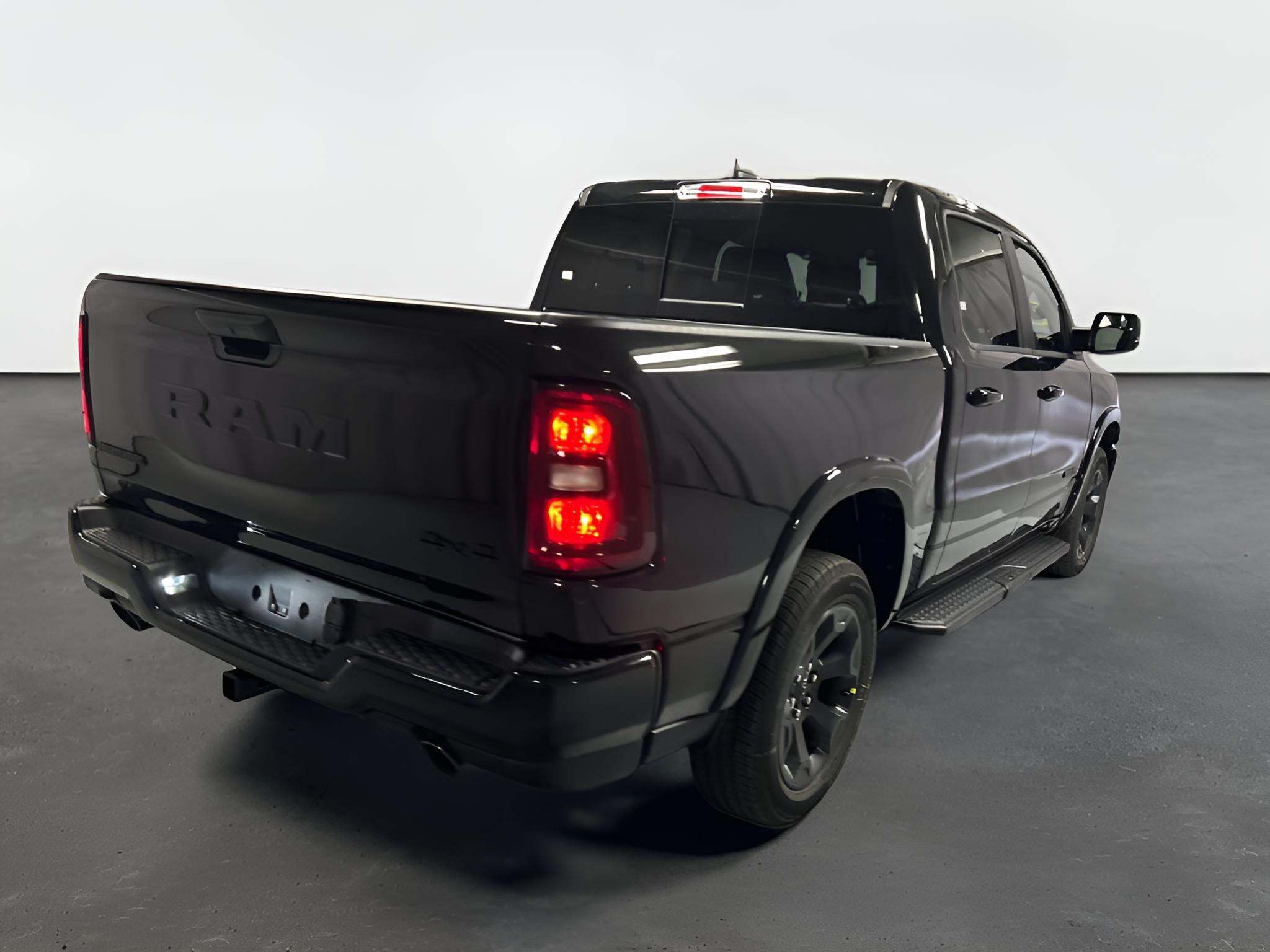 2027 RAM Ram 1500 RAM 1500 BIG HORN CREW CAB 4X4 5'7' BOX
