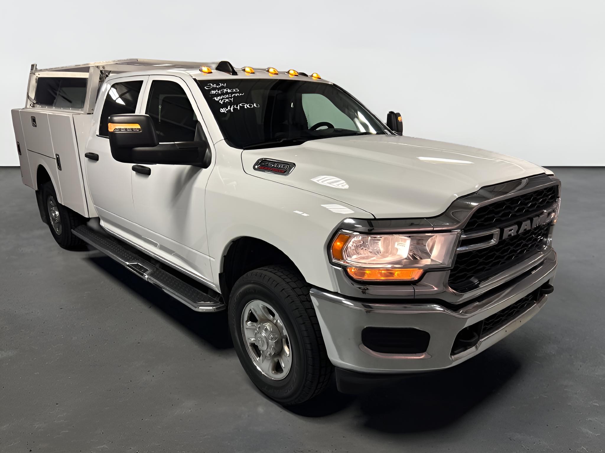 2024 RAM 2500 Tradesman Crew Cab 4x4 8' Box
