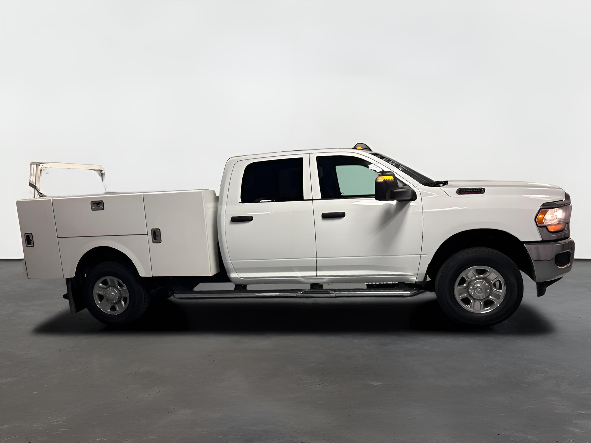 2024 RAM 2500 Tradesman Crew Cab 4x4 8' Box