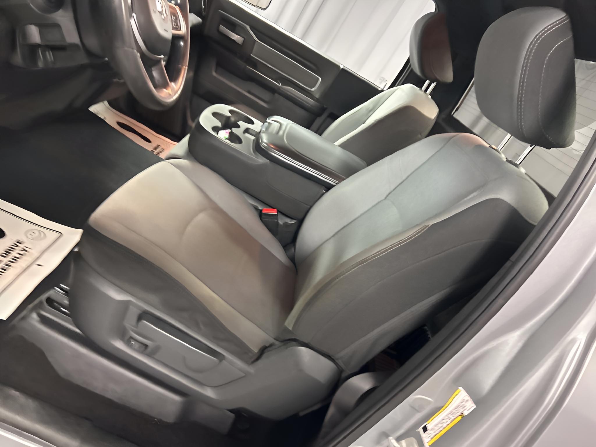 2022 RAM 3500 Chassis Tradesman/SLT