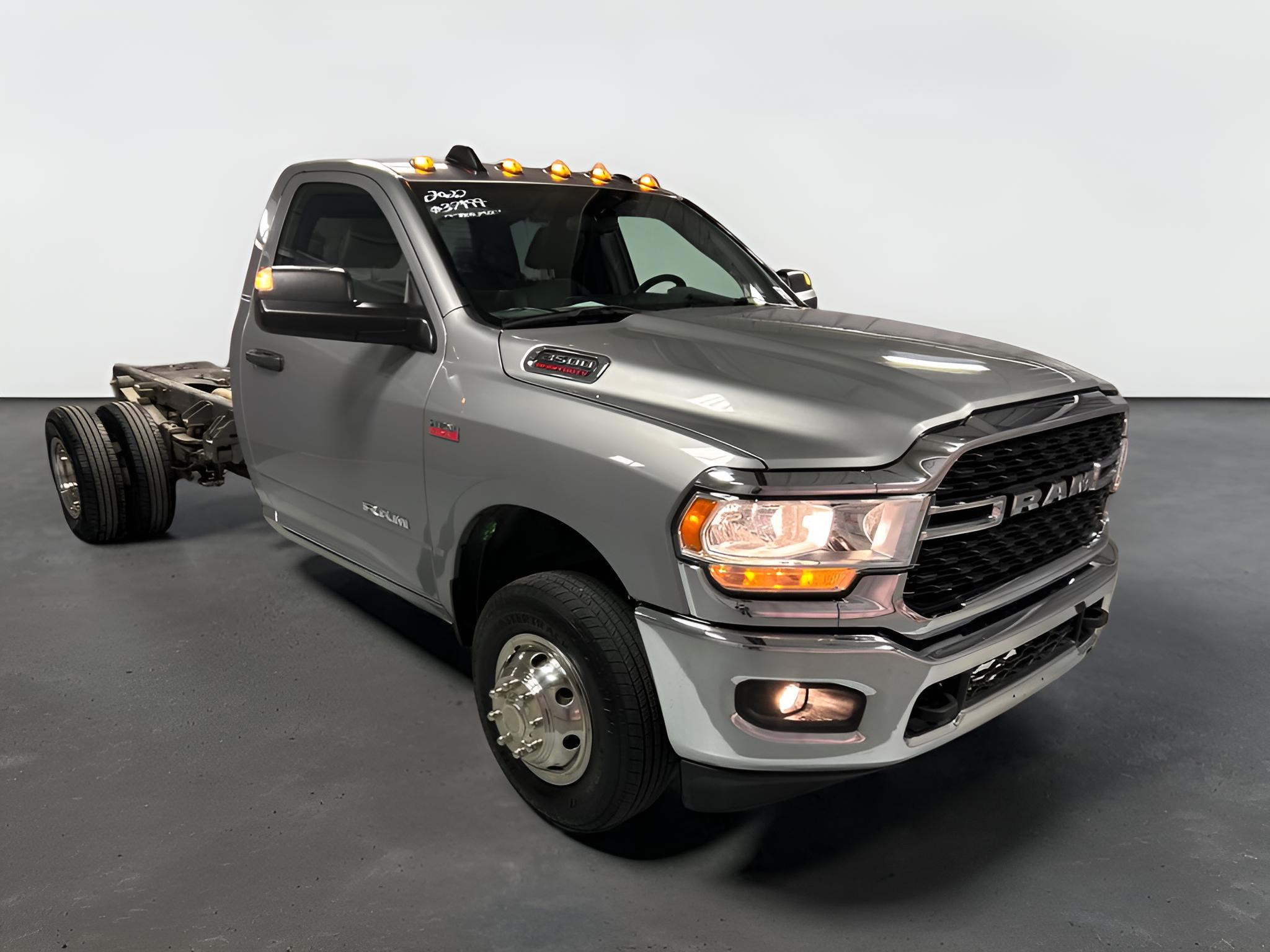 2022 RAM 3500 Chassis Tradesman/SLT