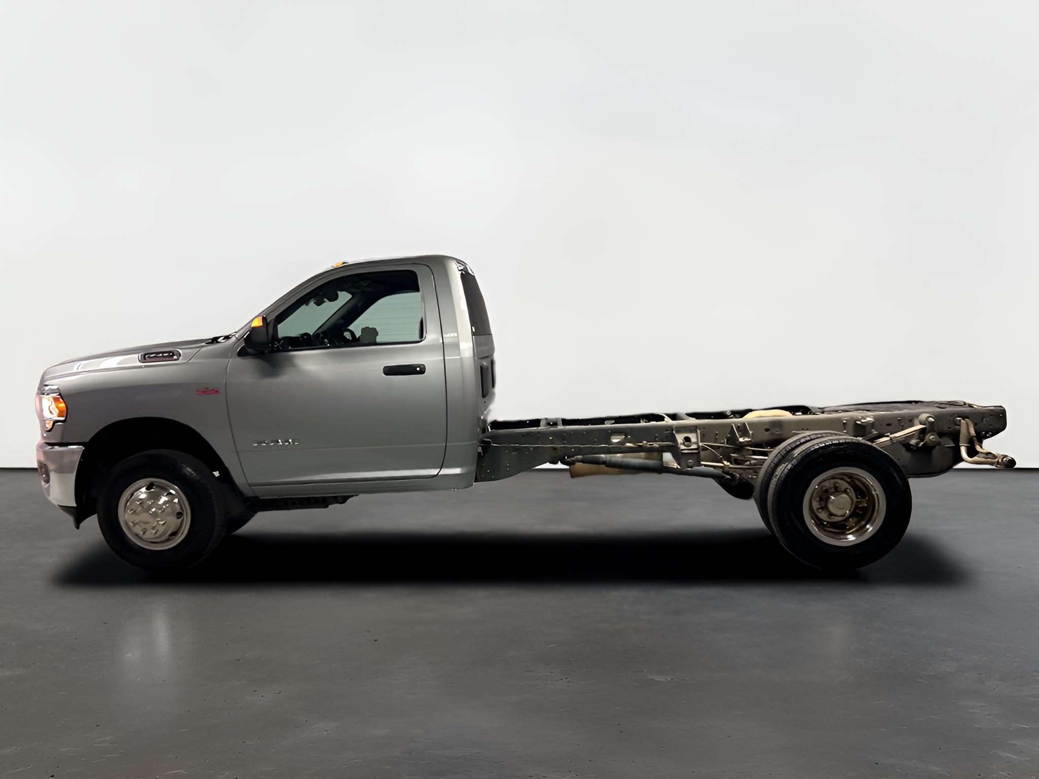 2022 RAM 3500 Chassis Tradesman/SLT
