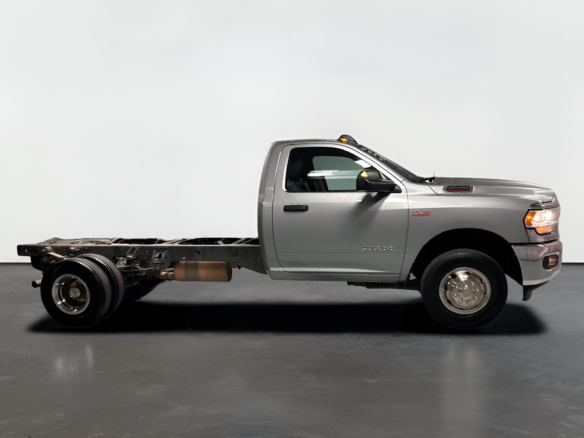 2022 RAM 3500 Chassis Tradesman/SLT