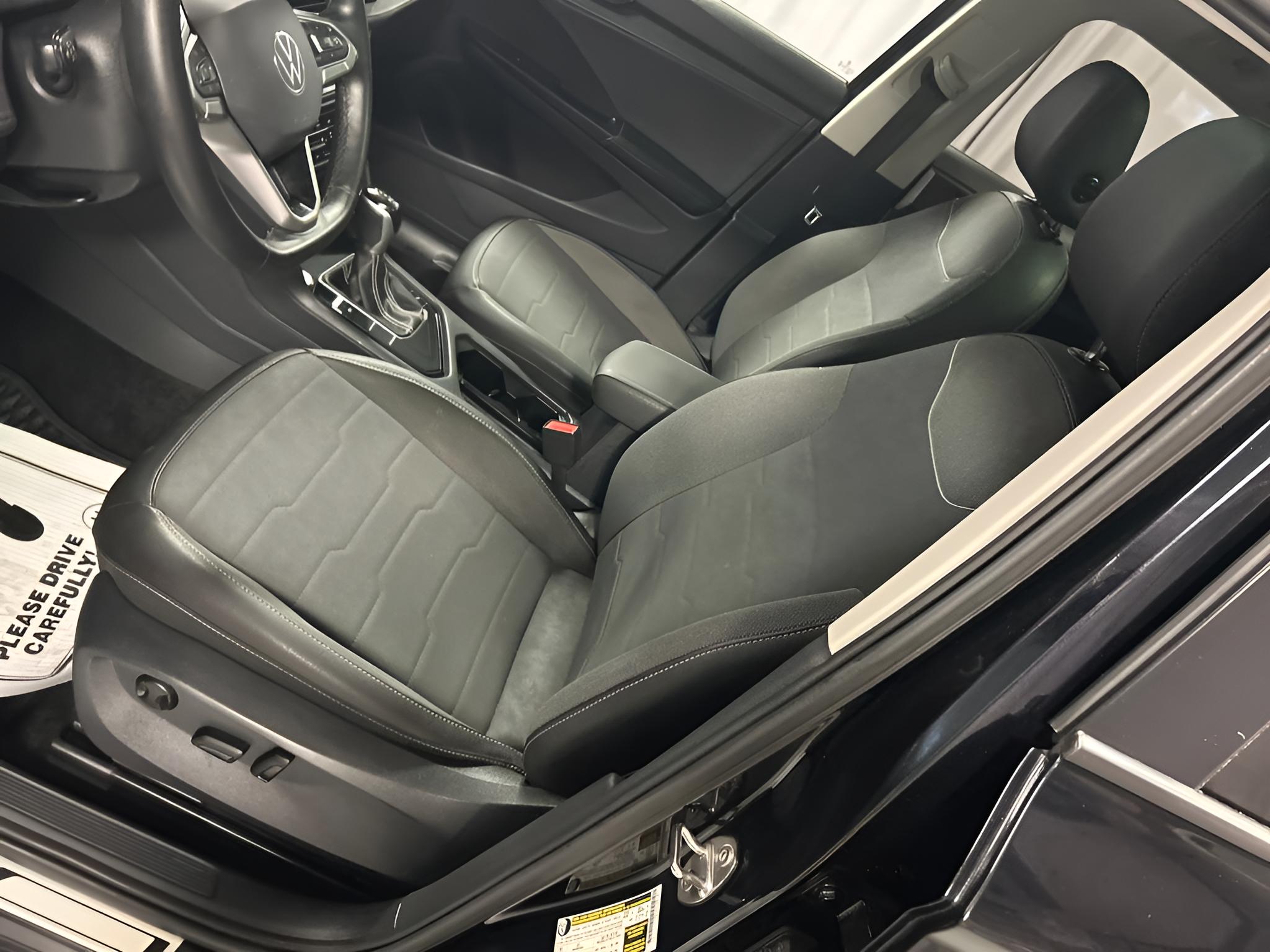 2025 Volkswagen Taos 1.5T SE Black