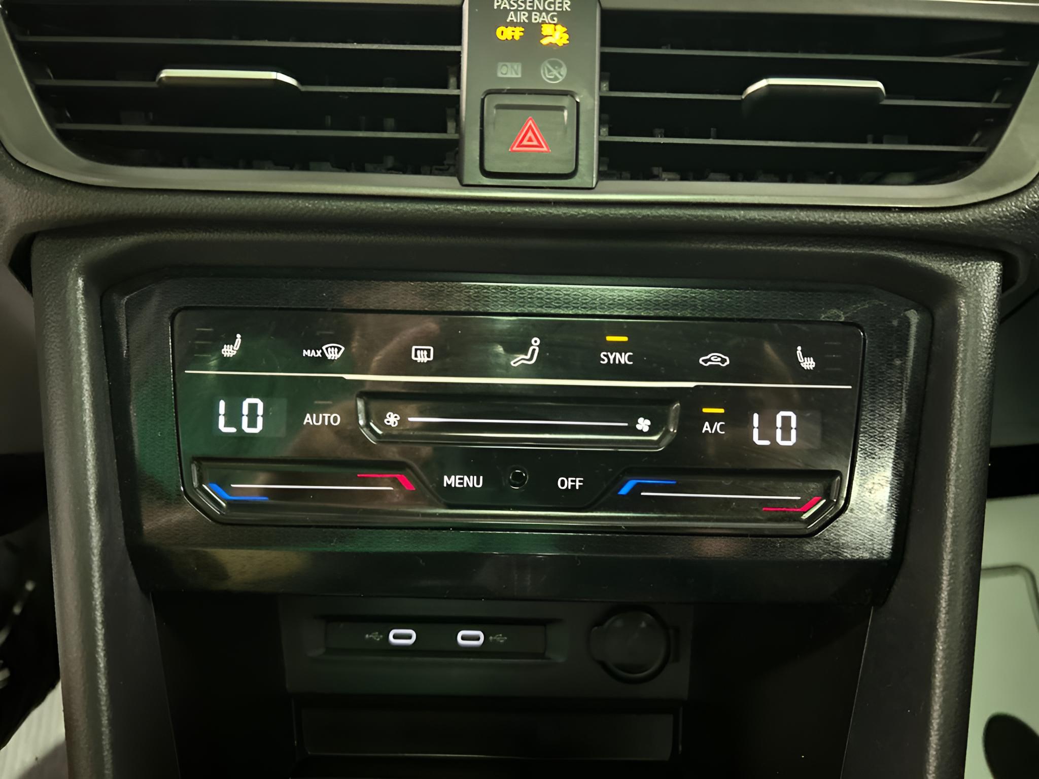 2025 Volkswagen Taos 1.5T SE Black