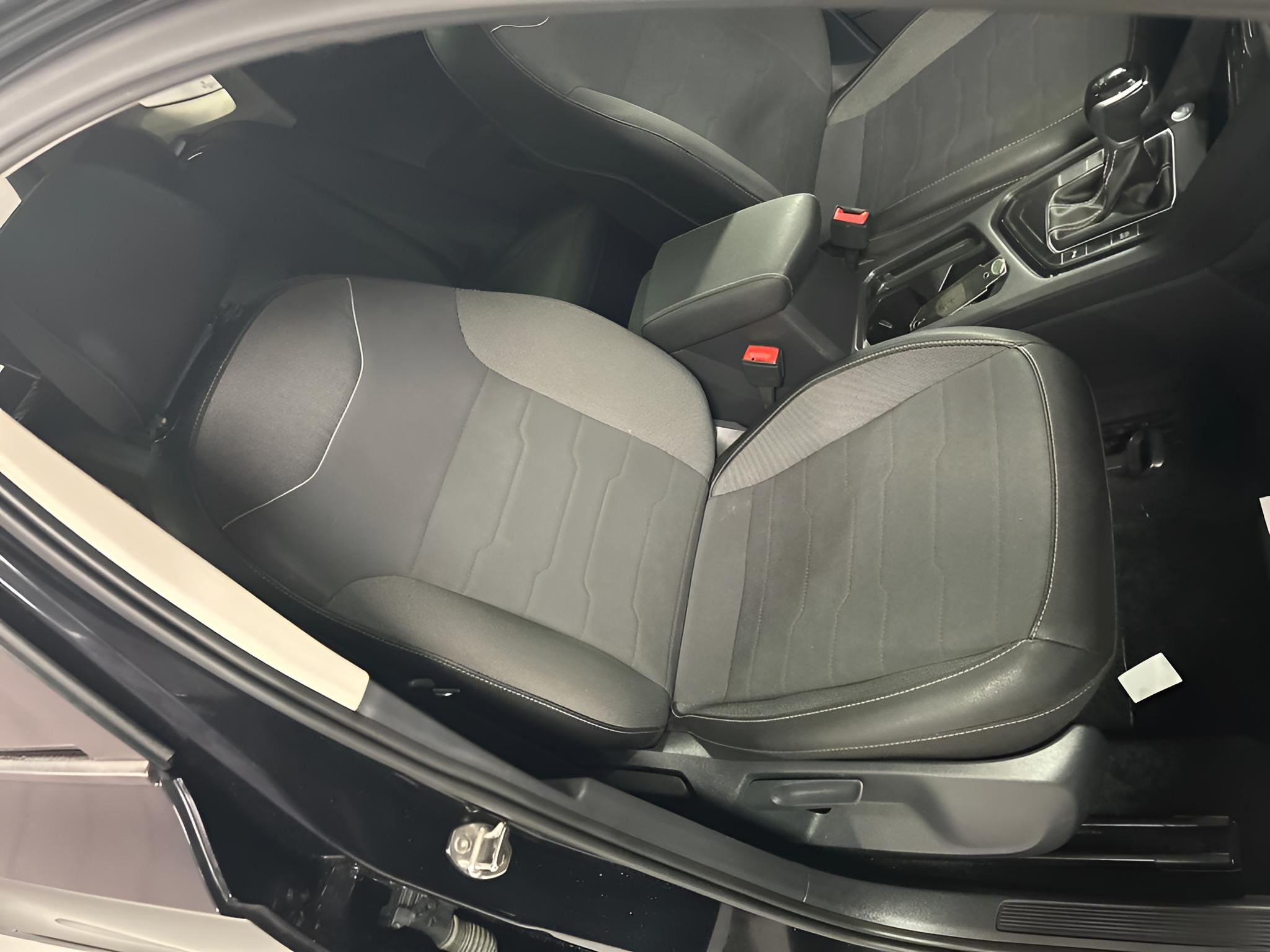 2025 Volkswagen Taos 1.5T SE Black