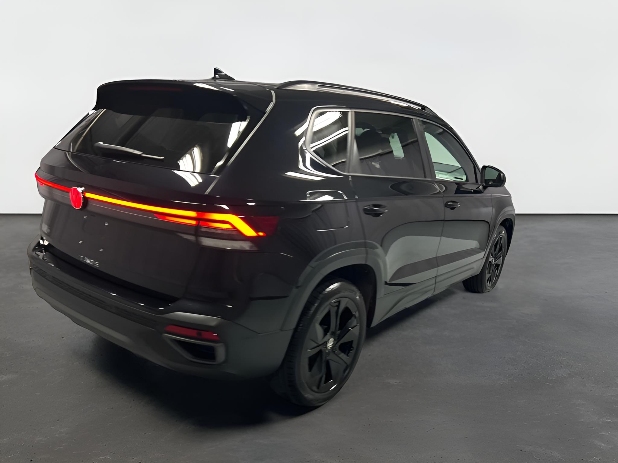 2025 Volkswagen Taos 1.5T SE Black
