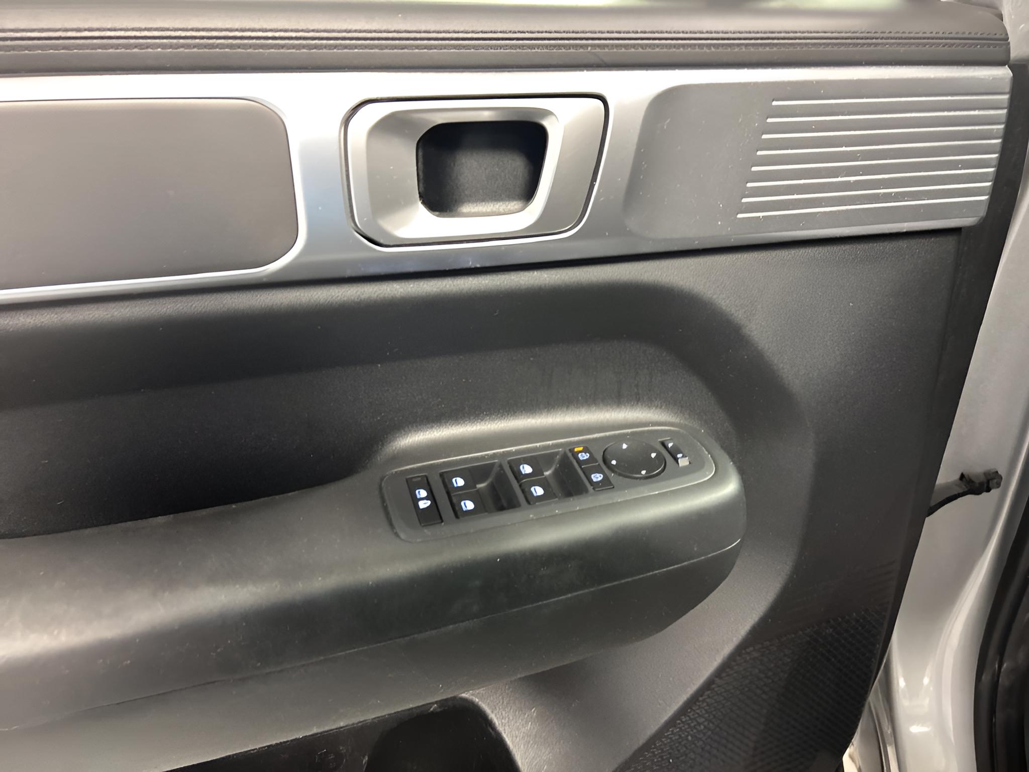 2025 Hyundai SANTA FE SE