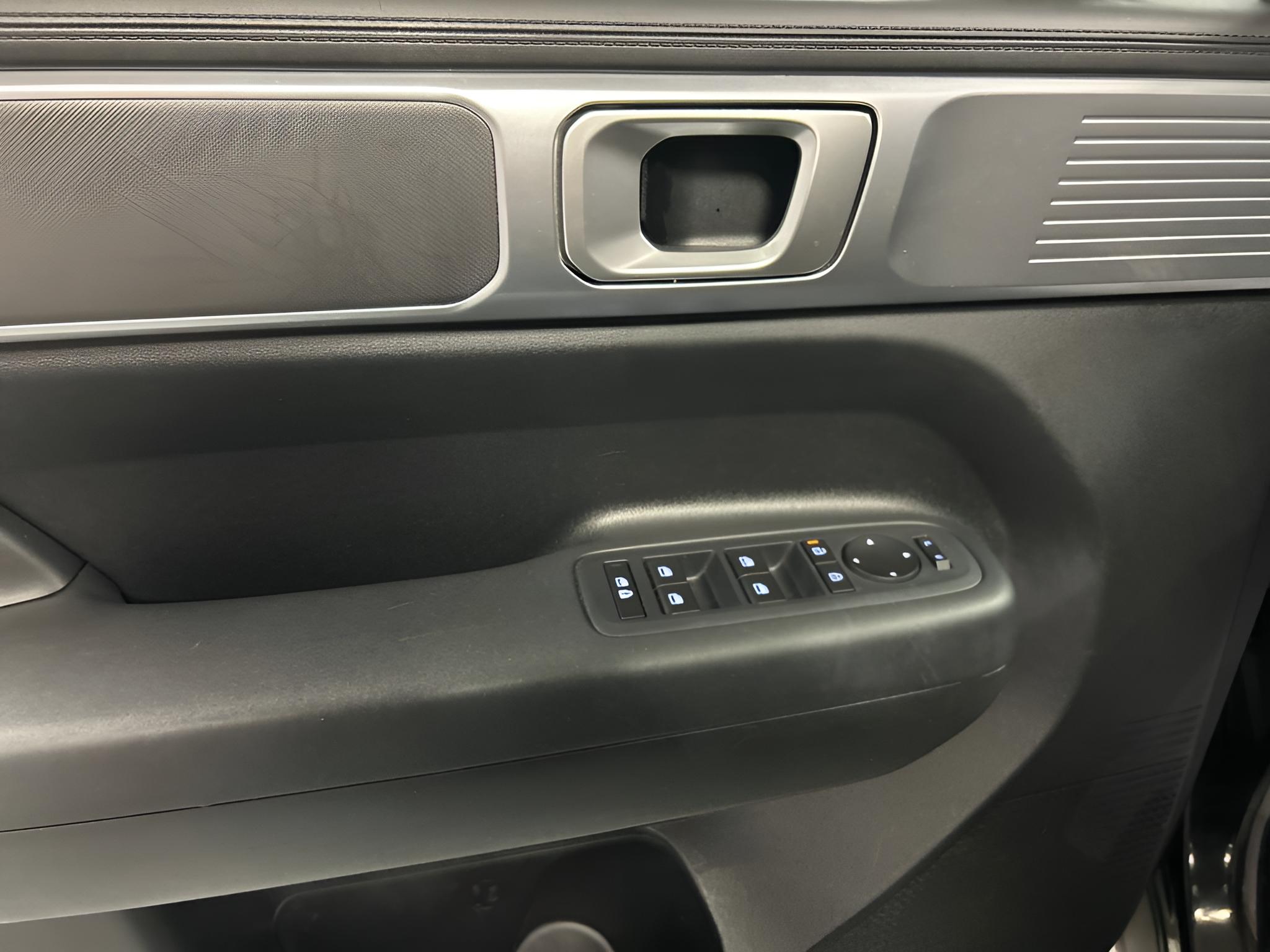 2025 Hyundai SANTA FE SE