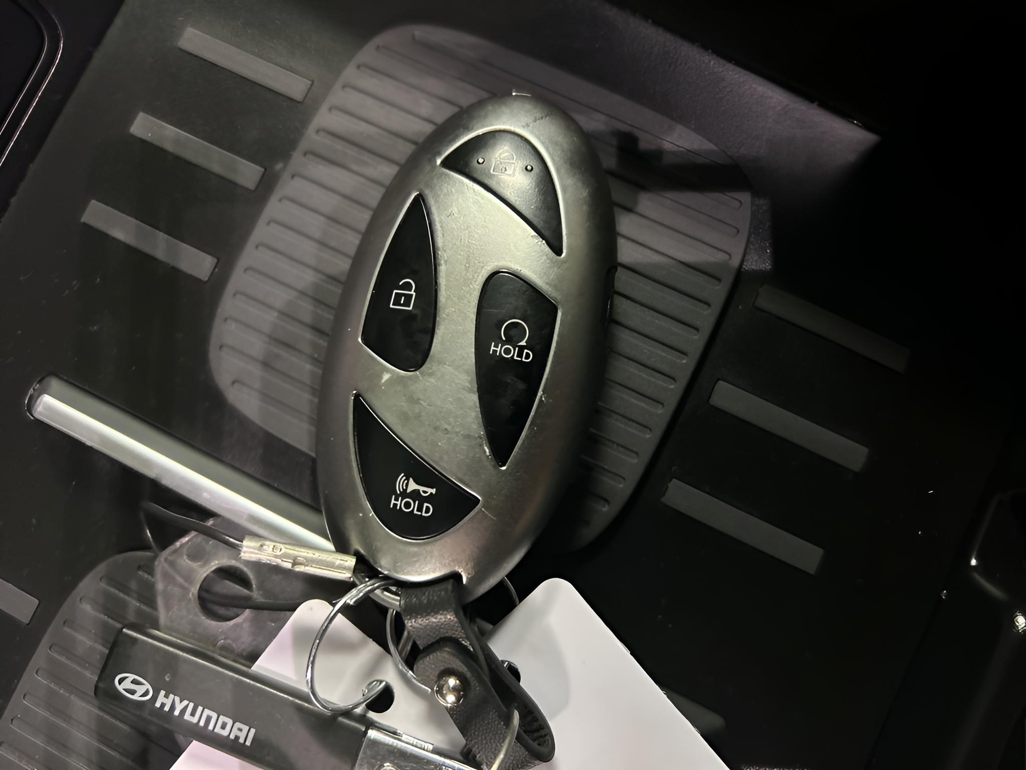 2025 Hyundai SANTA FE SE